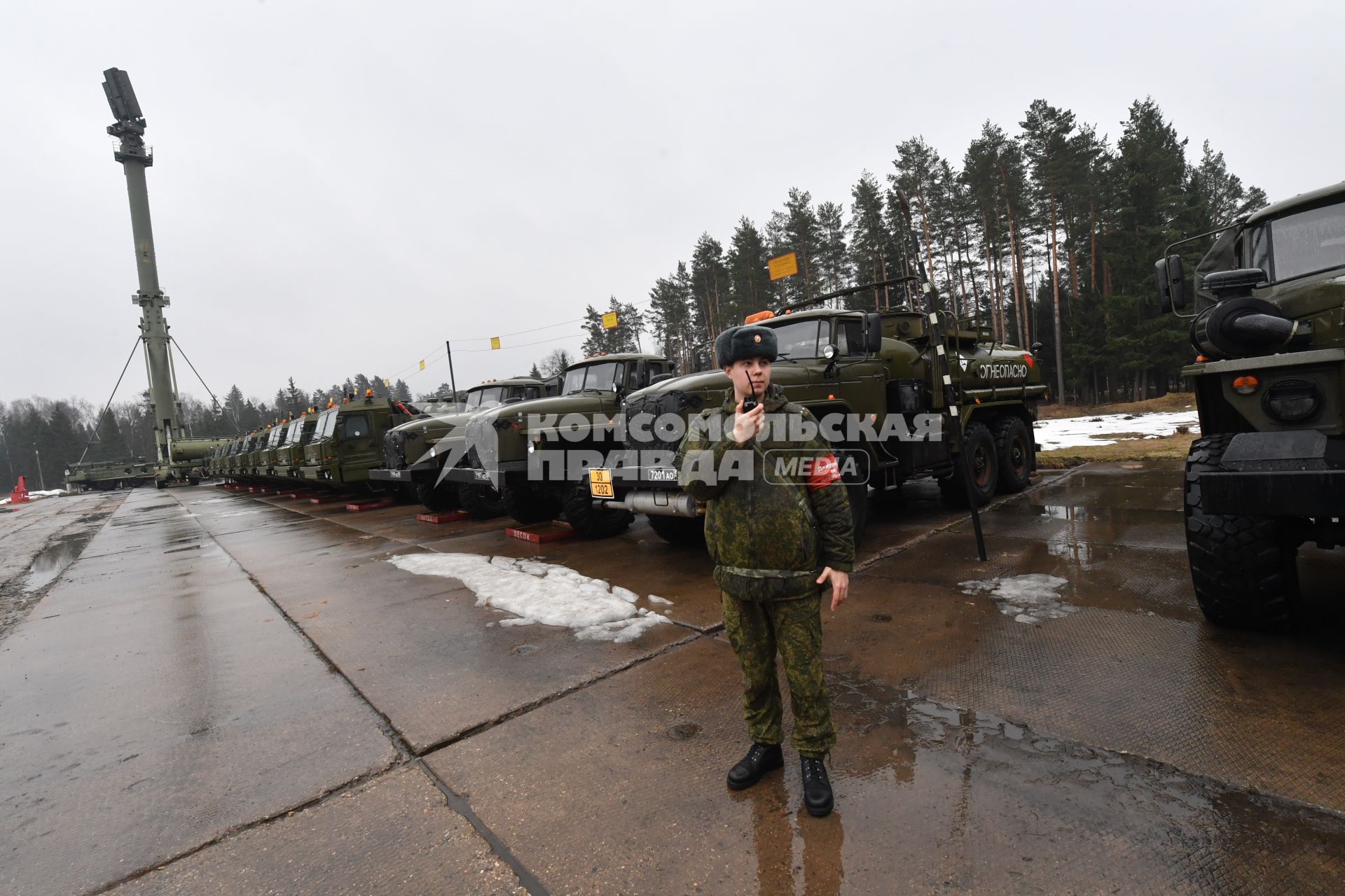 Зеленоград.  Зенитно-ракетный комплекс С-400 `Триумф`на боевом дежурстве .