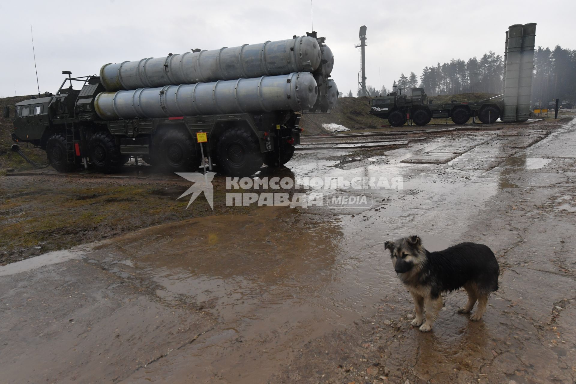 Зеленоград.  Зенитно-ракетный комплекс С-400 `Триумф`на боевом дежурстве .