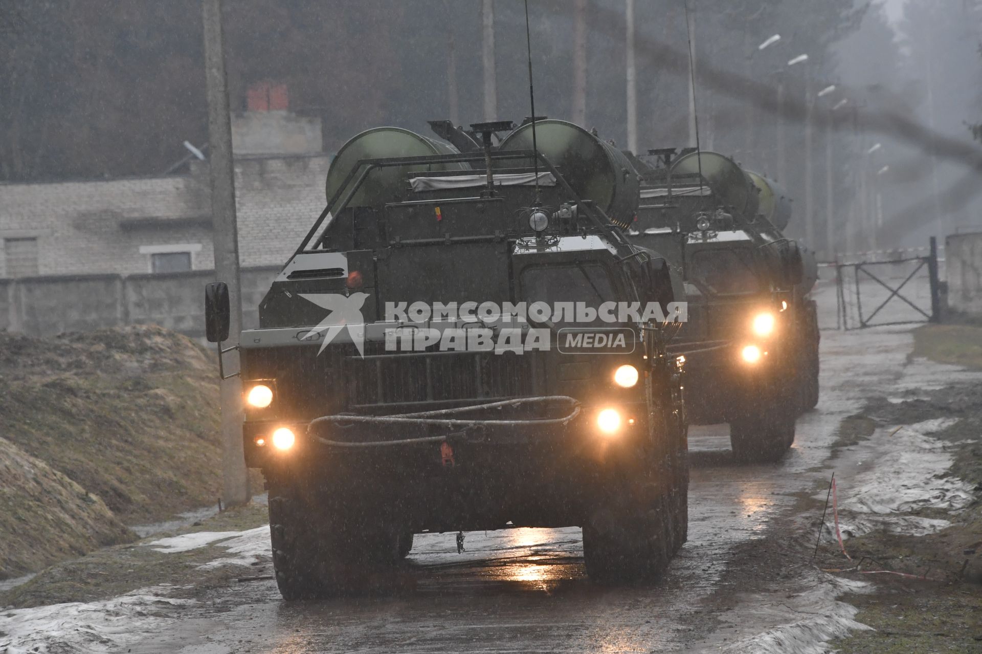 Зеленоград.  Зенитно-ракетный комплекс С-400 `Триумф`на боевом дежурстве .