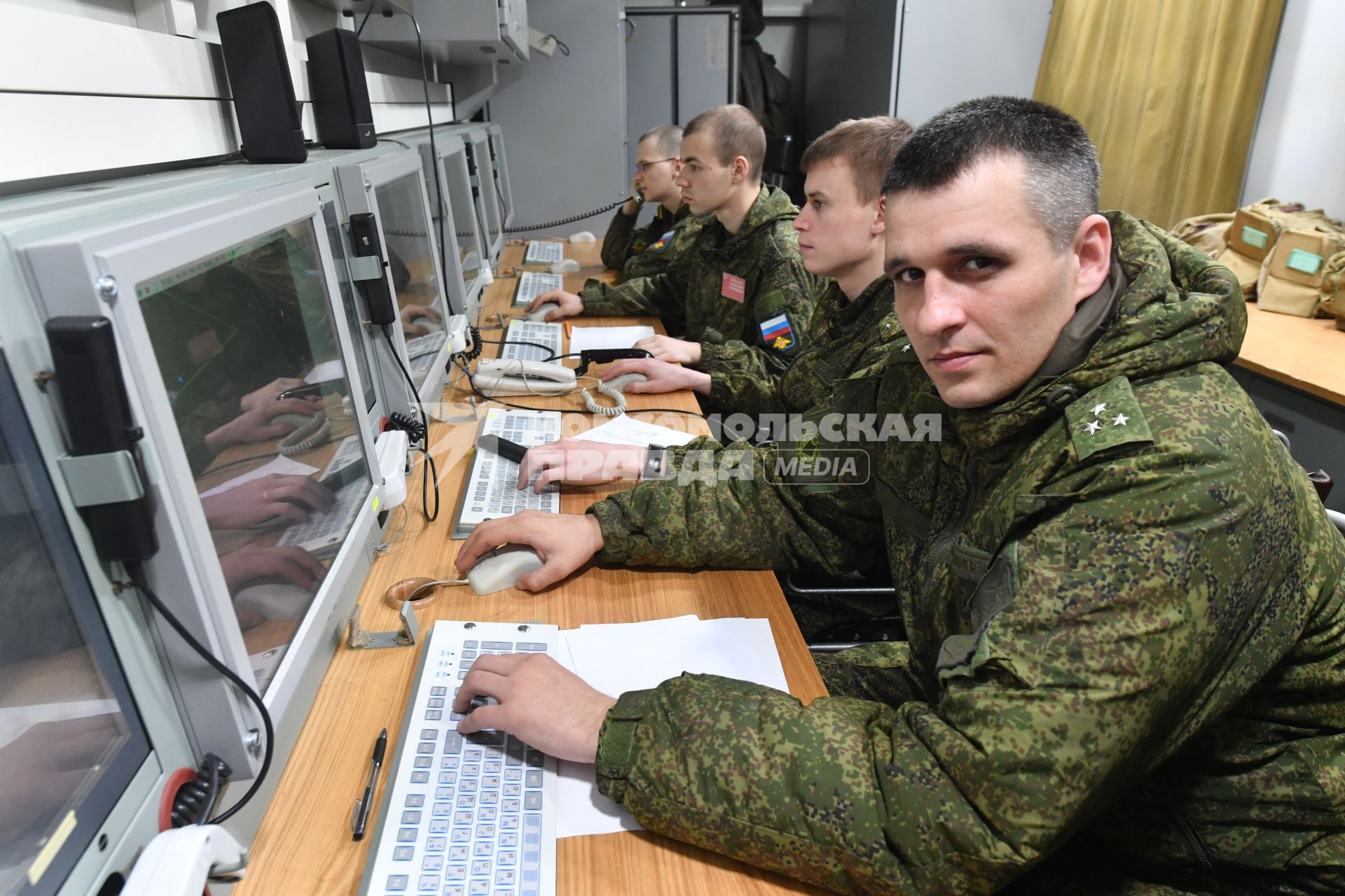 Зеленоград.   Военнослужащие  ПВО  войск Воздушно-космической обороны  на боевом дежурстве .