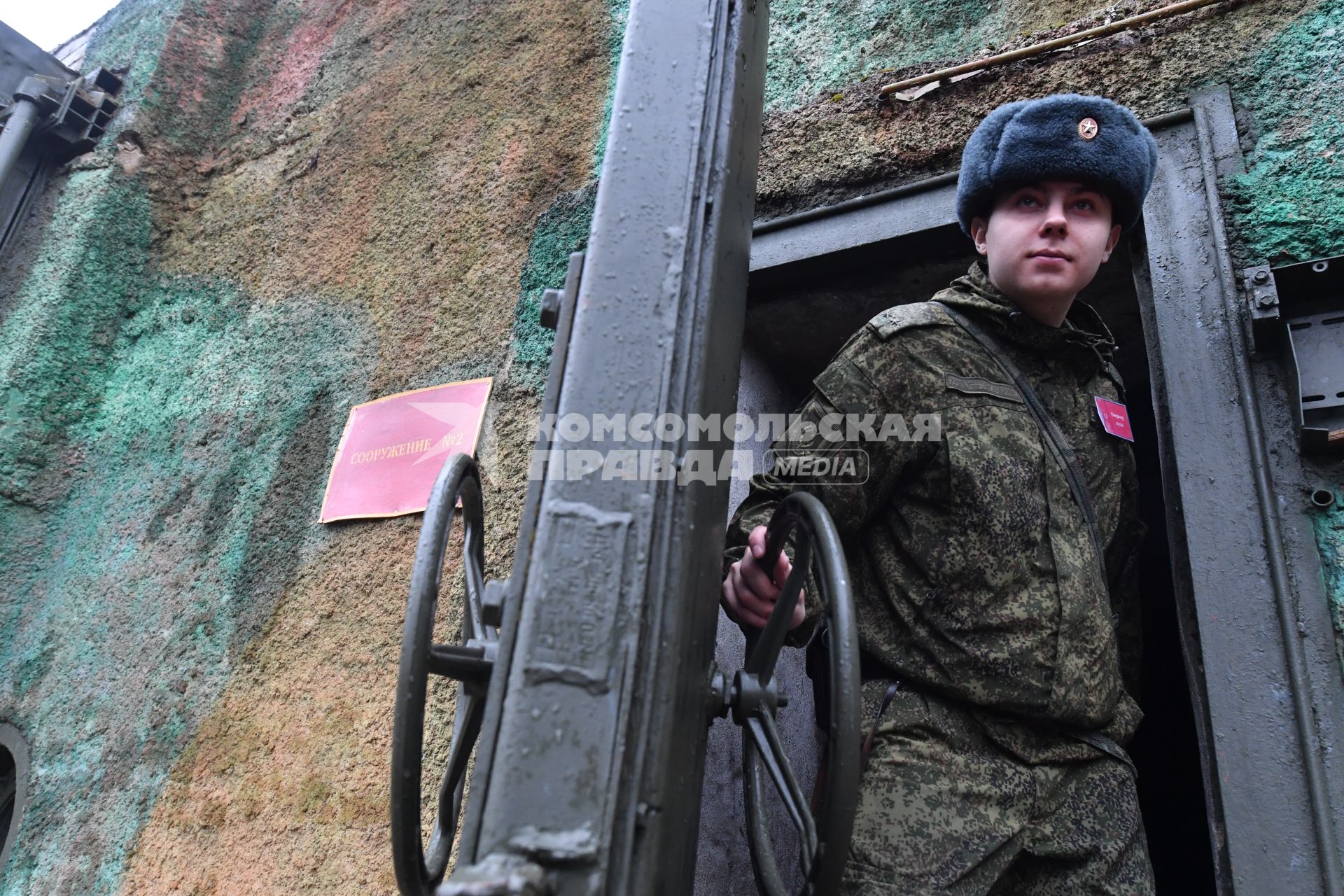 Зеленоград.   Военнослужащий  ПВО  войск Воздушно-космической обороны  на боевом дежурстве .