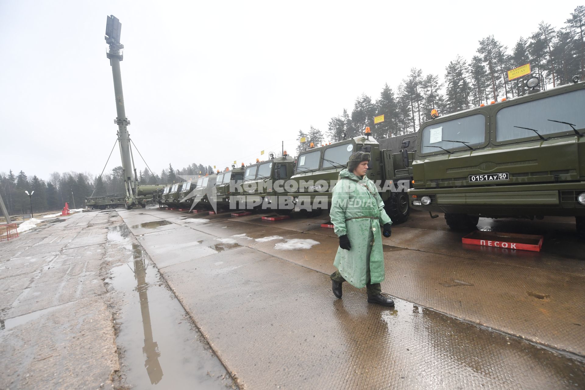 Зеленоград.  Зенитно-ракетный комплекс С-400 `Триумф`на боевом дежурстве .