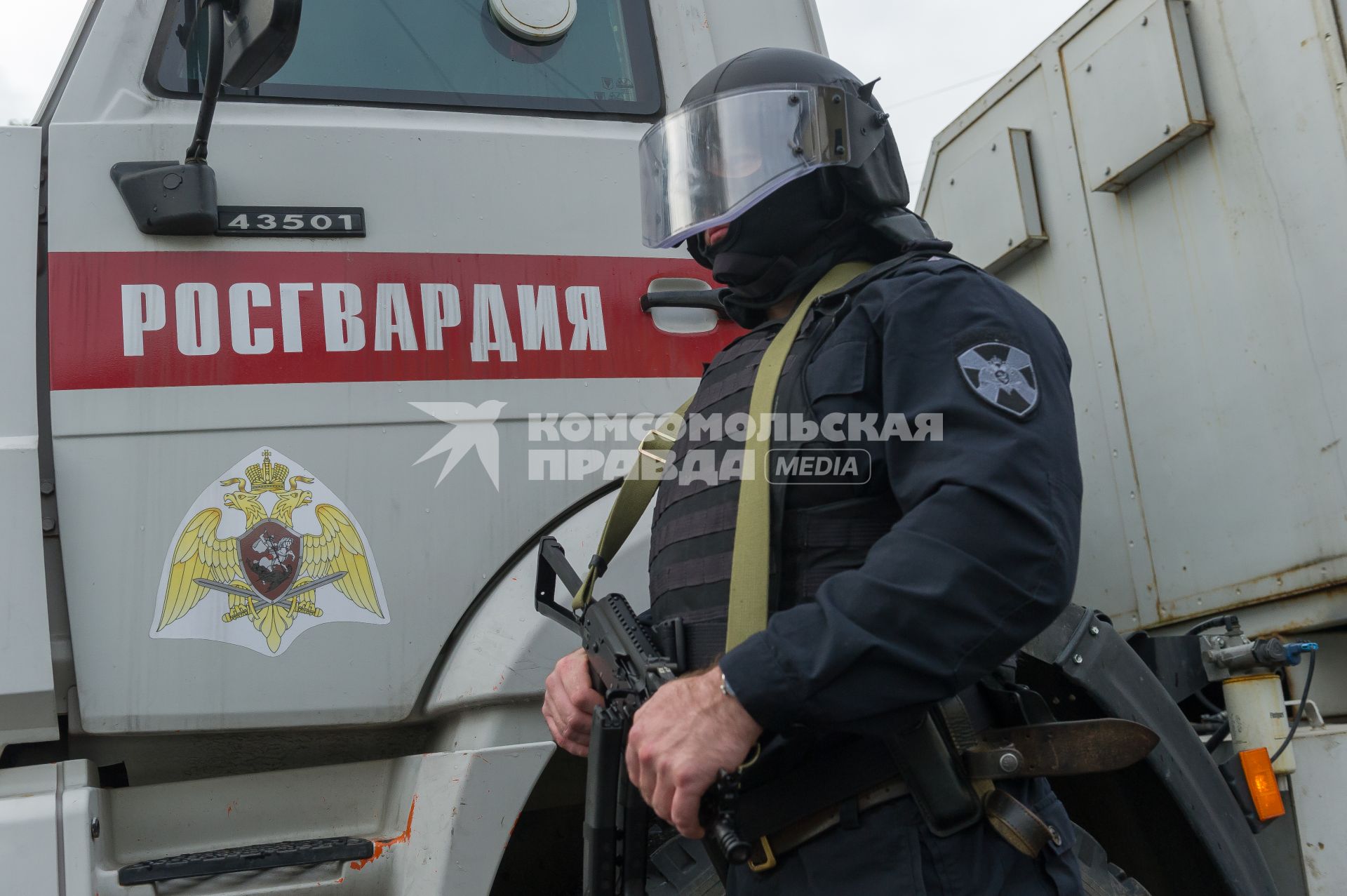 Санкт-Петербург. Сотрудник    управления вневедомственной охраны  Главного управления Росгвардии на базе .