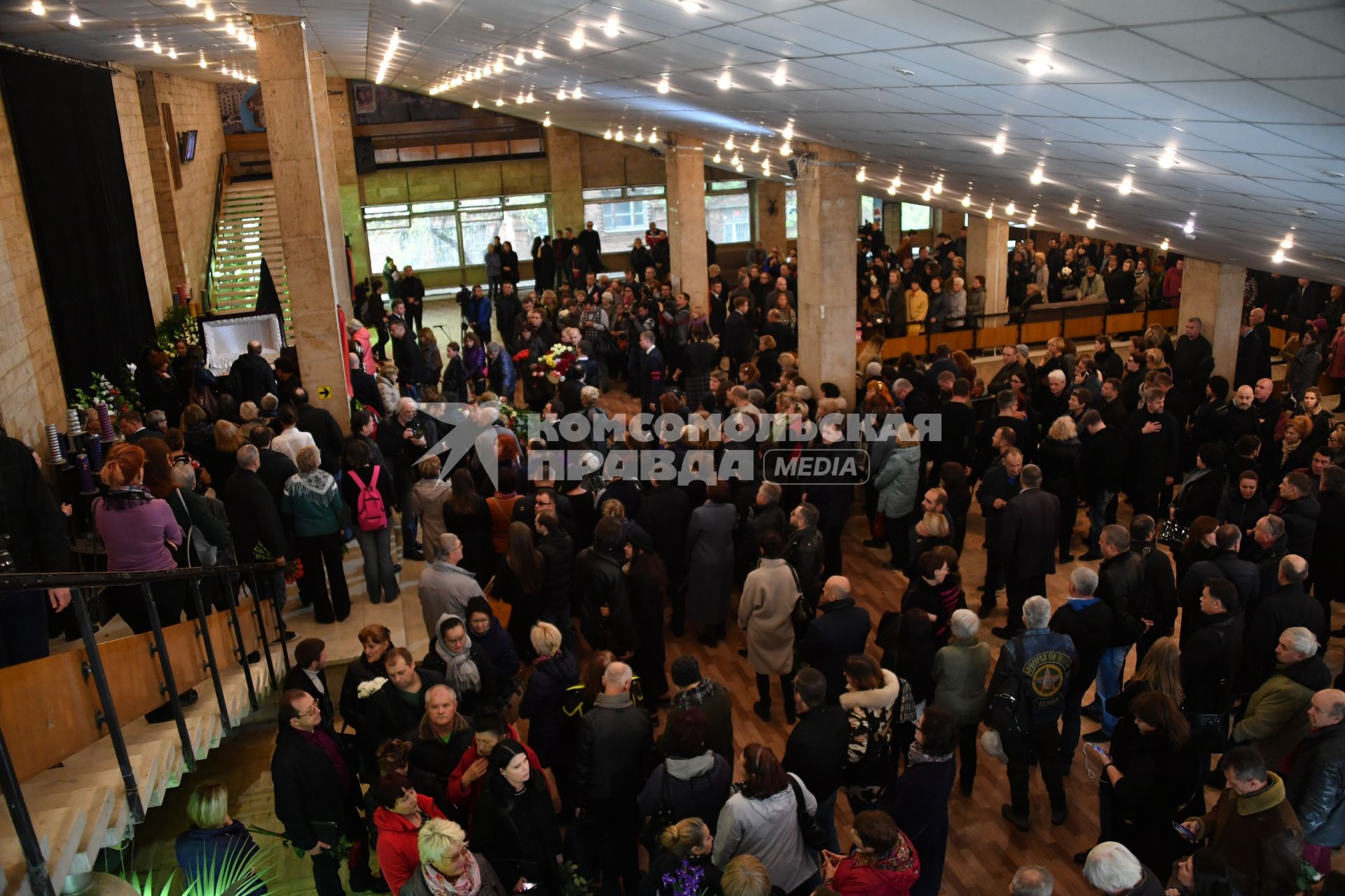 Москва. Церемония прощания с актером Дмитрием Марьяновым в  Доме кино.