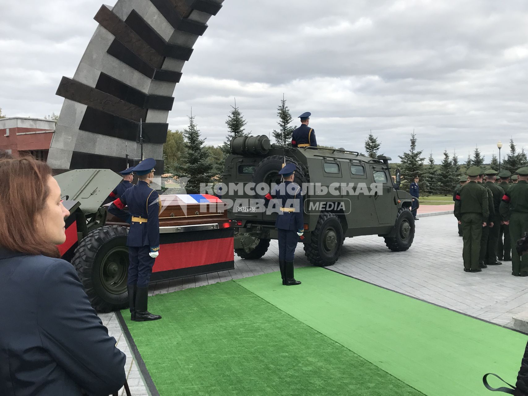 Московская область, Мытищи. Церемония прощания с генерал-лейтенантом Валерием Асаповым, погибшем в Сирии, на Федеральном военном кладбище.