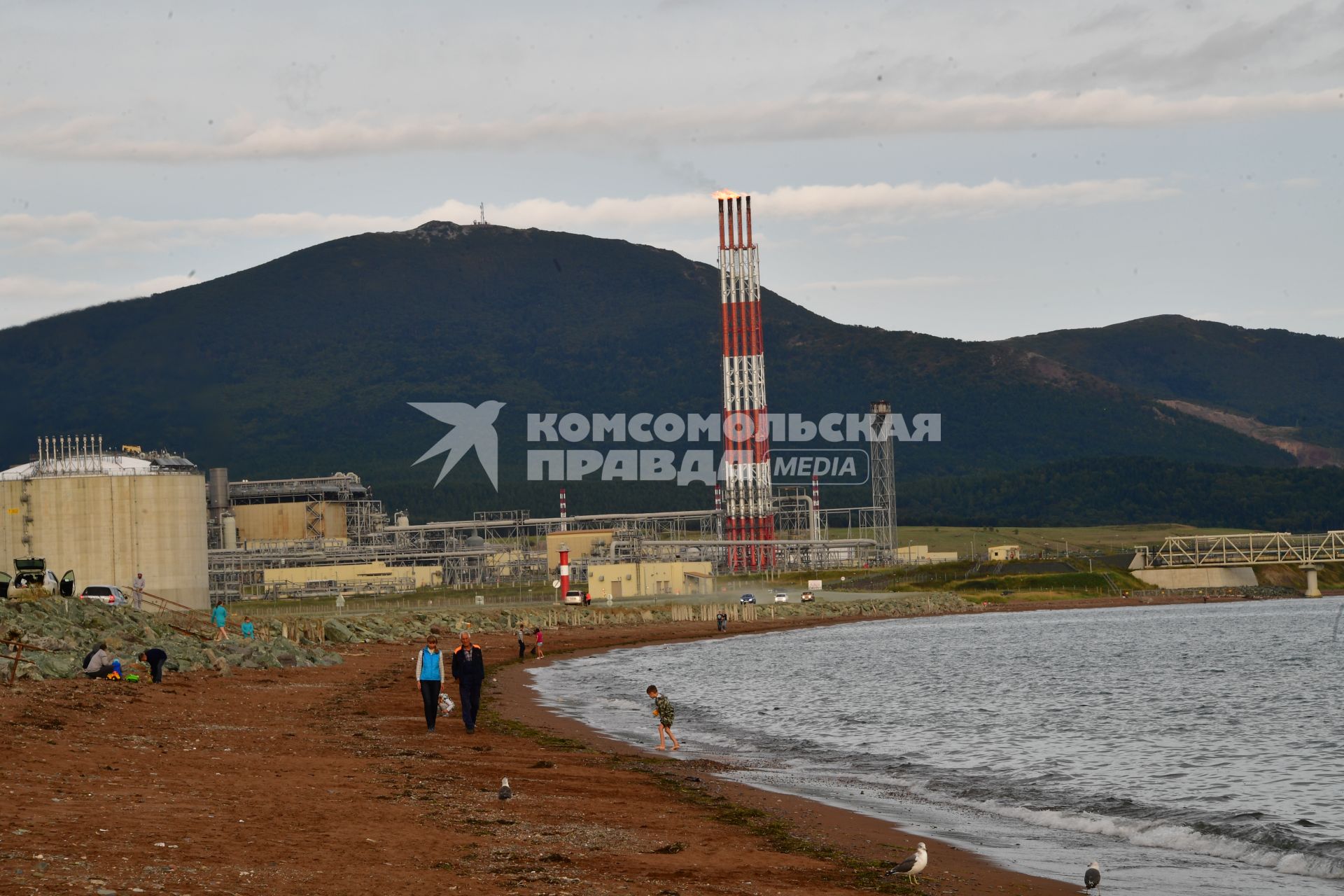 Сахалин. Завод по производству сжиженного природного газа.