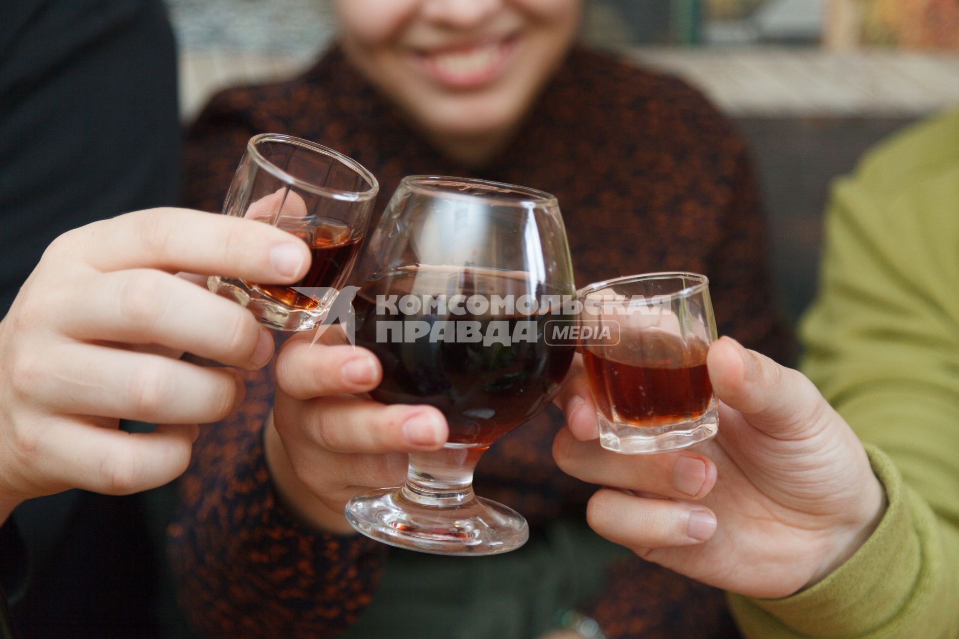 Ставрополь.  Постановочная фотосессия на тему алкогольная зависимость.