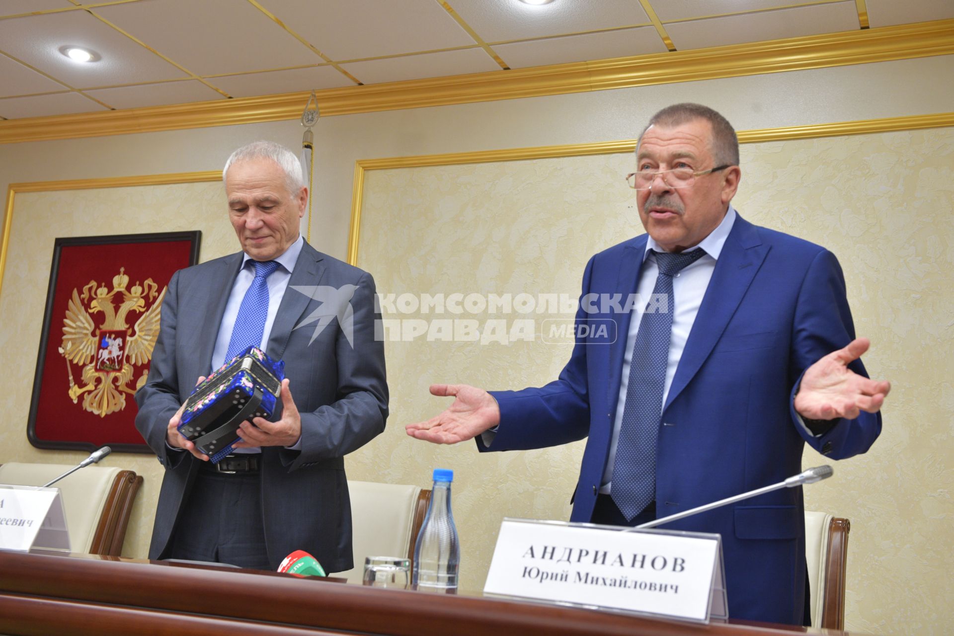 Тула. Встреча Государственного секретаря  Союзного государства Григория Рапоты с заместителем губернатора  Тульской области Юрием Андриановым  (справа).
