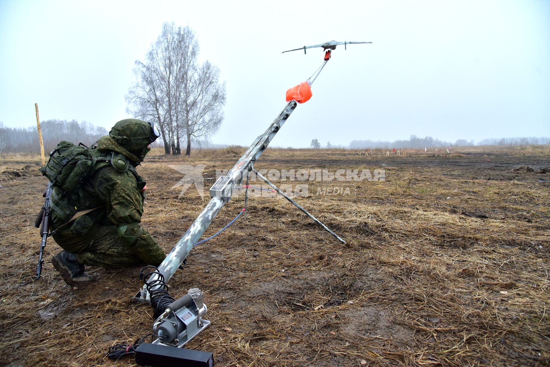 Новосибирск. Тренировка курсантов-разведчиков Новосибирского высшего военного командного училища.