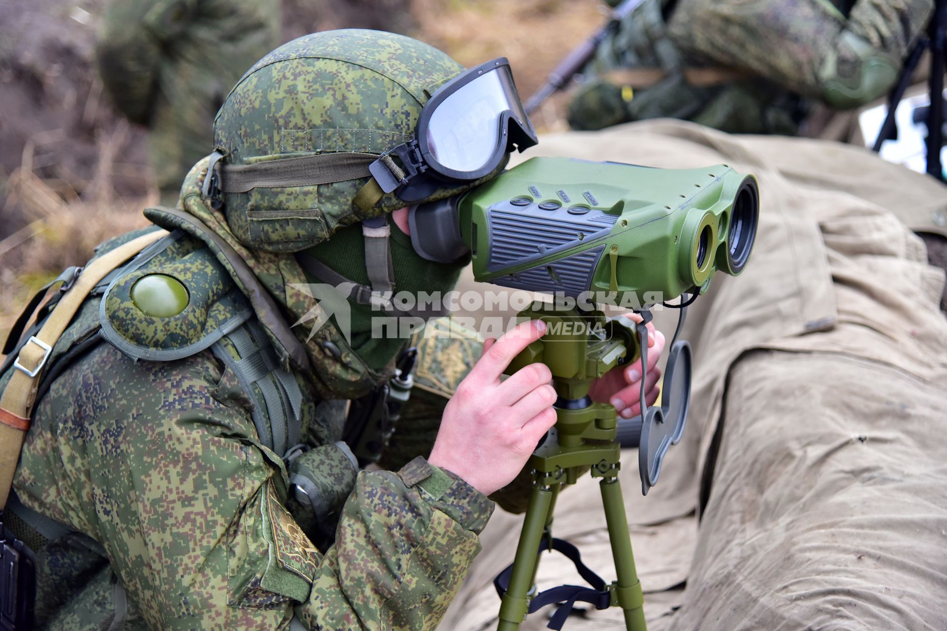 Новосибирск. Тренировка курсантов-разведчиков Новосибирского высшего военного командного училища.