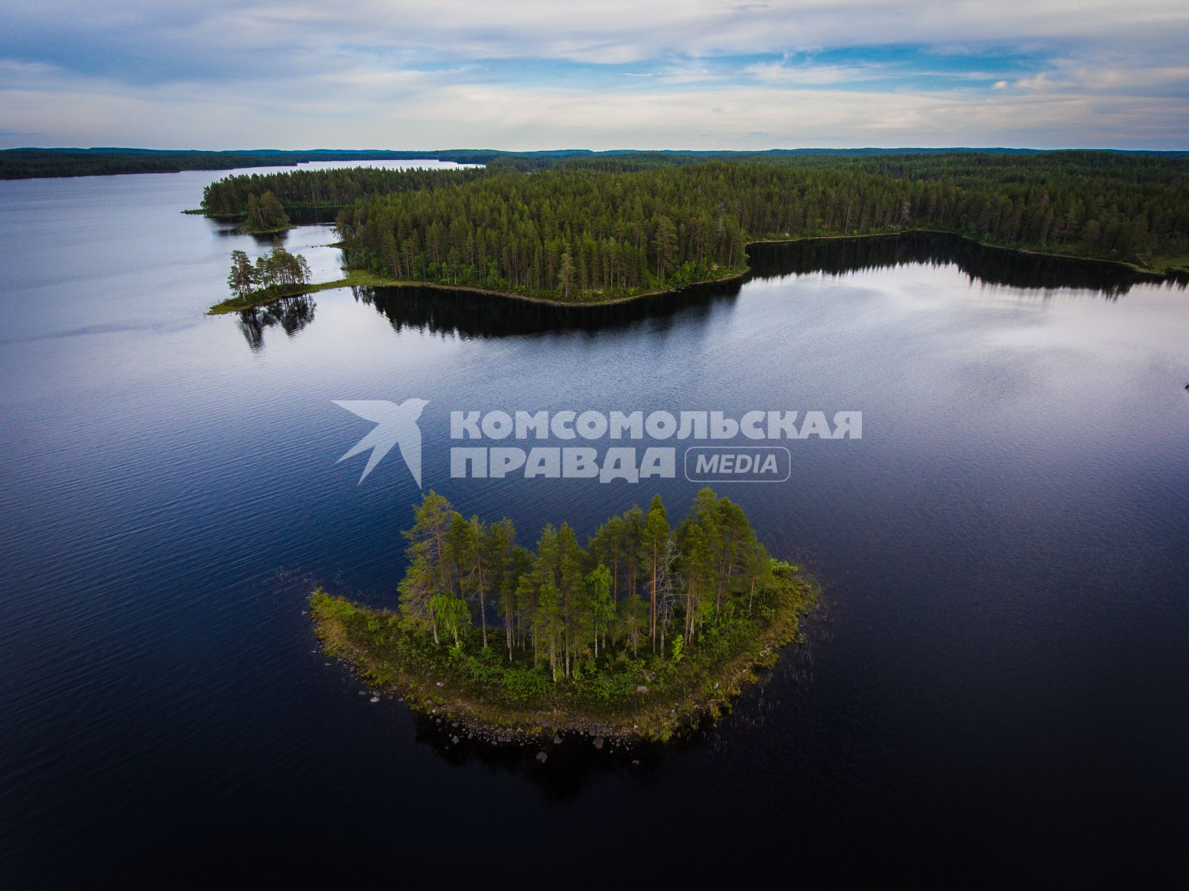 Республика Карелия, Муезерский район. Мергубское озеро, где расположен детский лагерь `Большое приключение` Дмитрия и Матвея Шпаро.