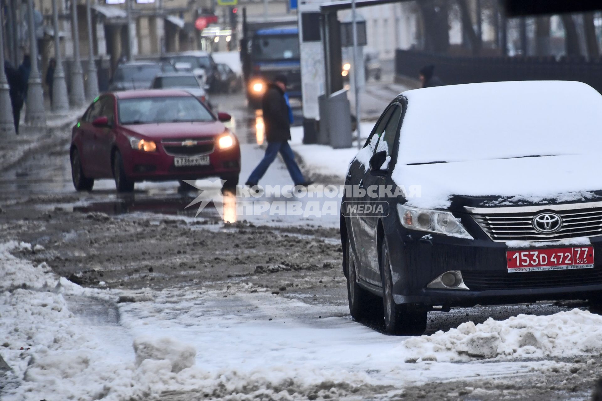 Москва. Снег на улицах города.