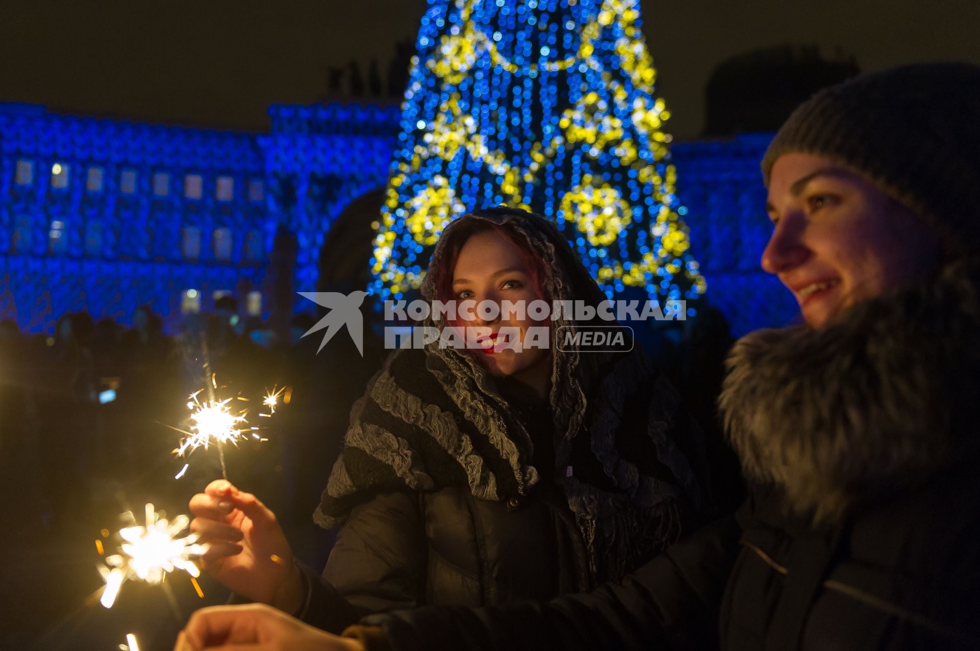 Санкт-Петербург. Встреча Нового года на Дворцовой площади.