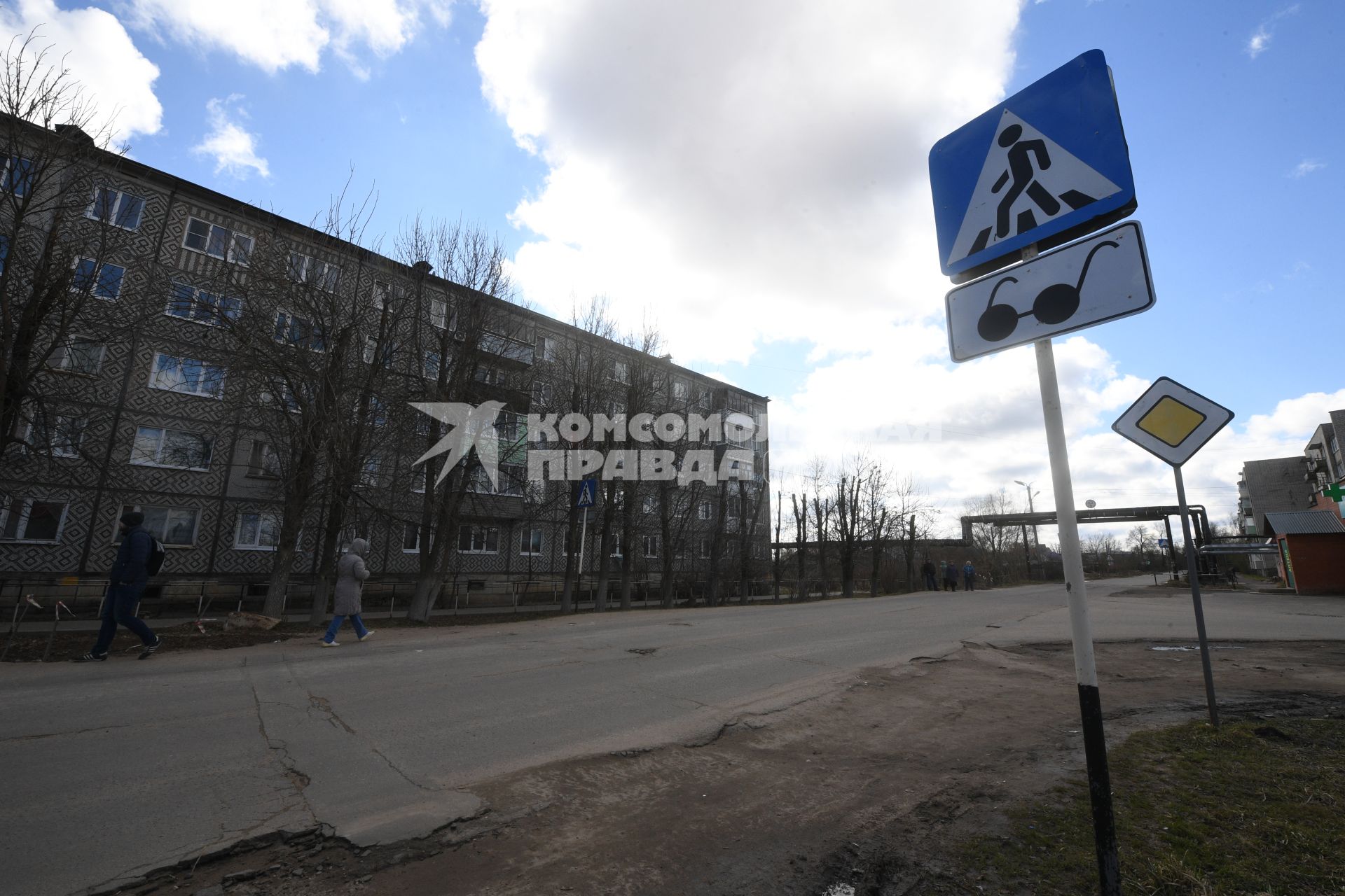 Русиново.  Дорожные знаки  на улицах города.