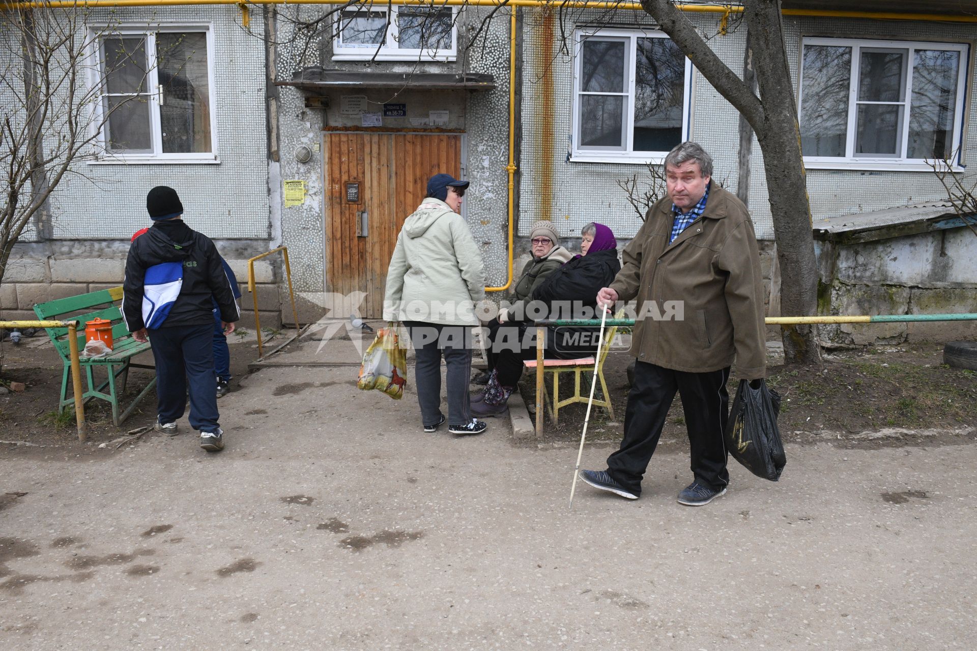 Русиново.  На улицах  `города слепых`.