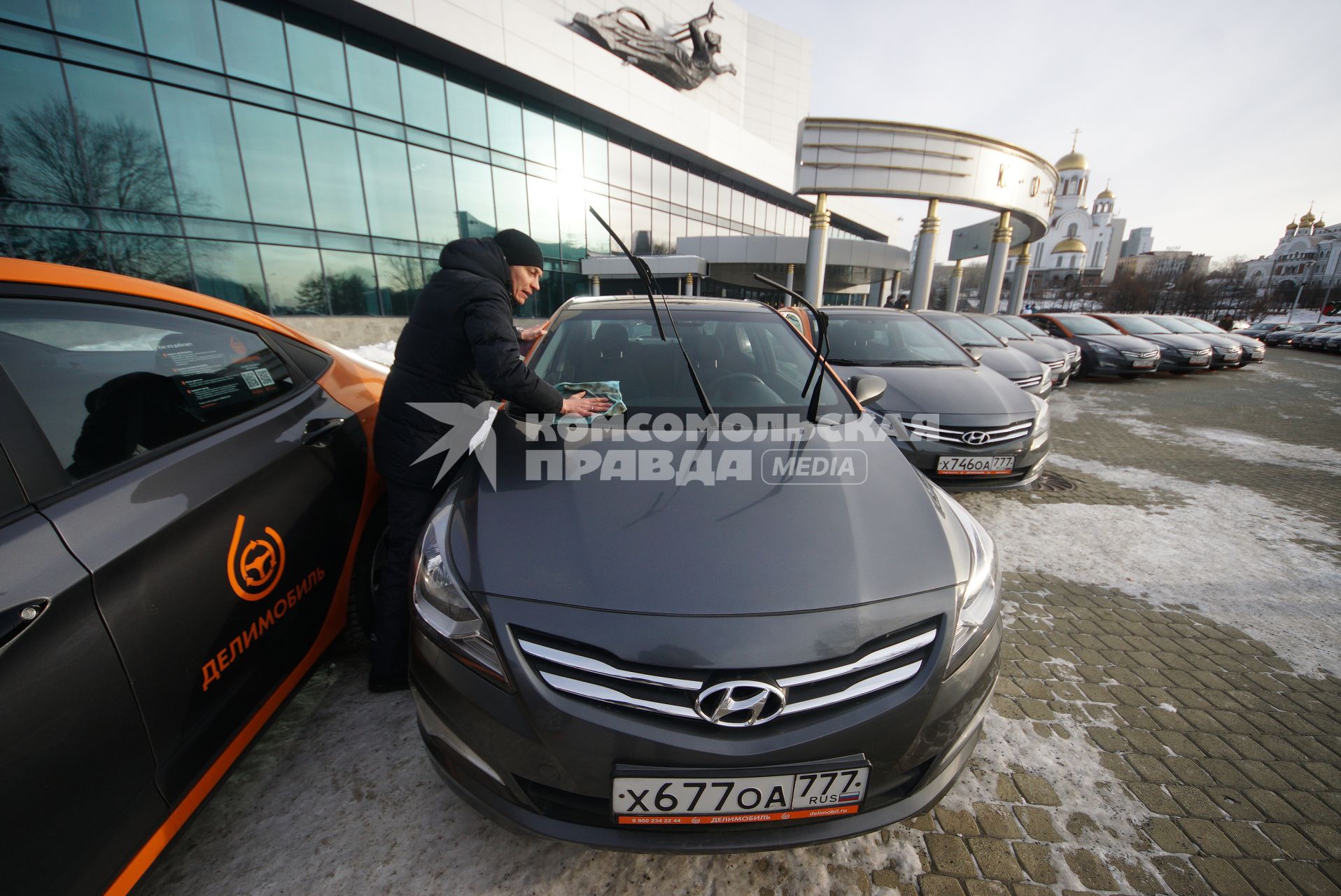 Екатеринбург. Открытие сети краткосрочной аренда автомобилей (каршеринг) \'Делимобиль\' в Екатеринбурге.