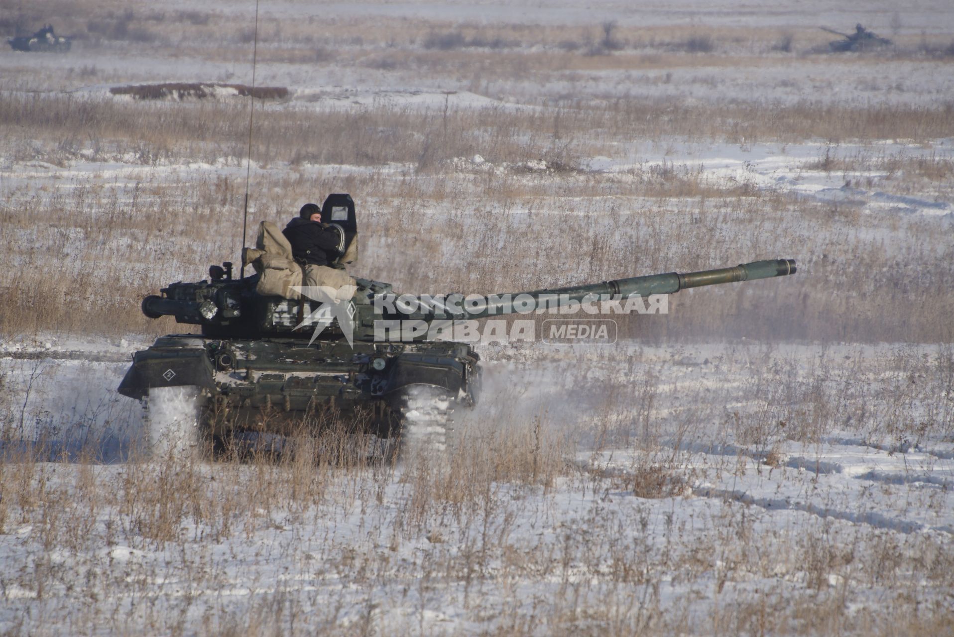 Челябинская область. Чебаркульский военный полигон. Танки т-72, во время ротных тактических учений