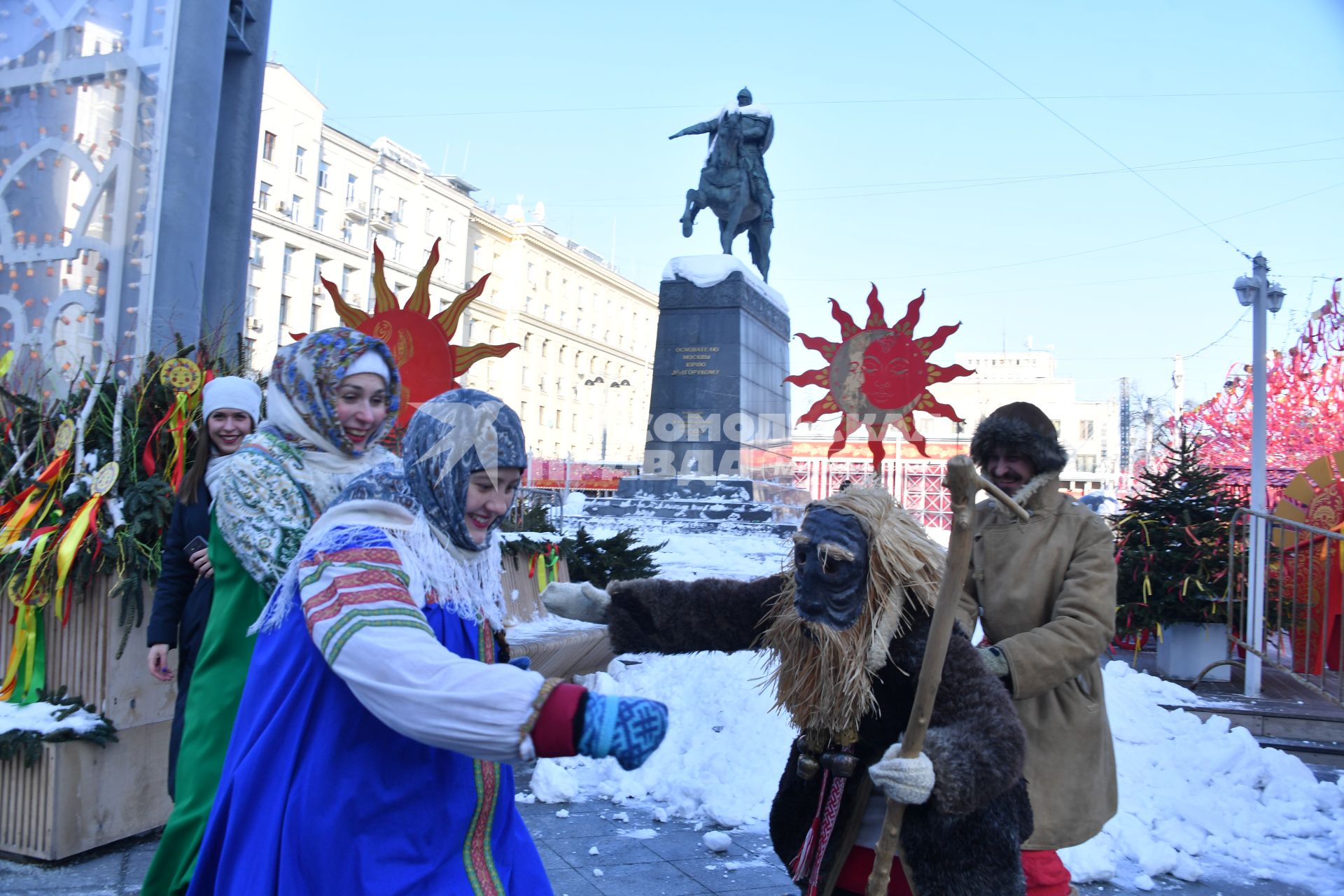 Москва.   Масленичные гуляния на  на Тверская площади.