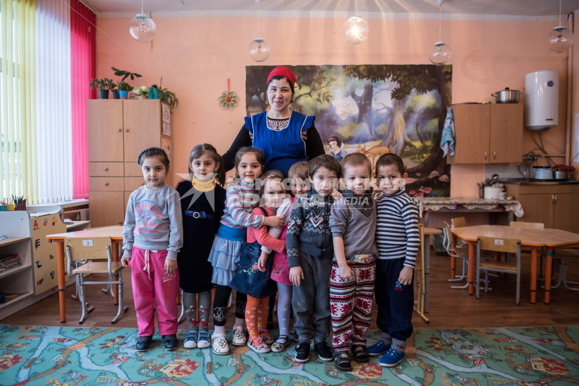 Тверская область, Рождествено. Группа детей в детском саду.