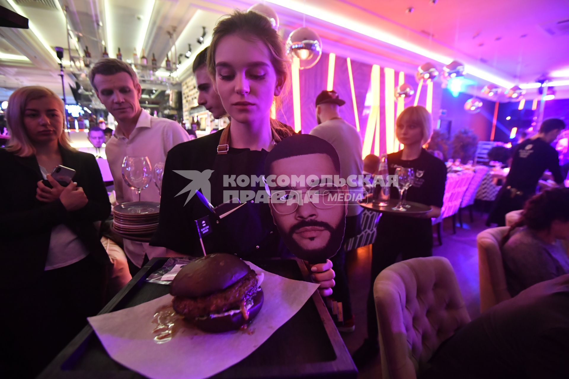 Москва. Открытие ресторана BLACK STAR BURGER PRIME в ТЦ `Европейский`.