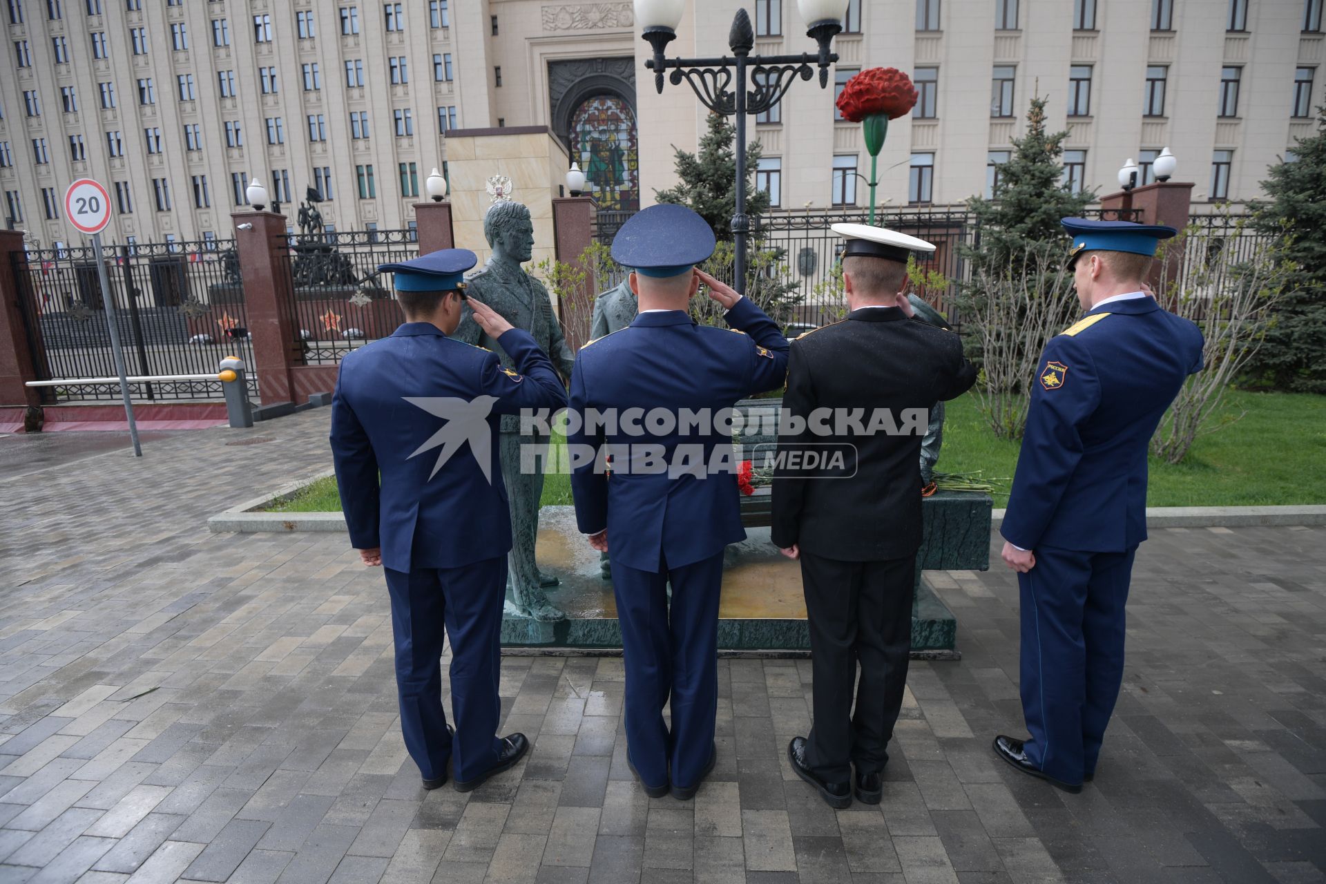 Москва. Офицеры Сил Специальных Операций (ССО) Даниил, Евгений, Роман и Вячеслав, вернувшиеся из Сирии, представлены к высоким государственным наградам. Один из них - к Звезде Героя.