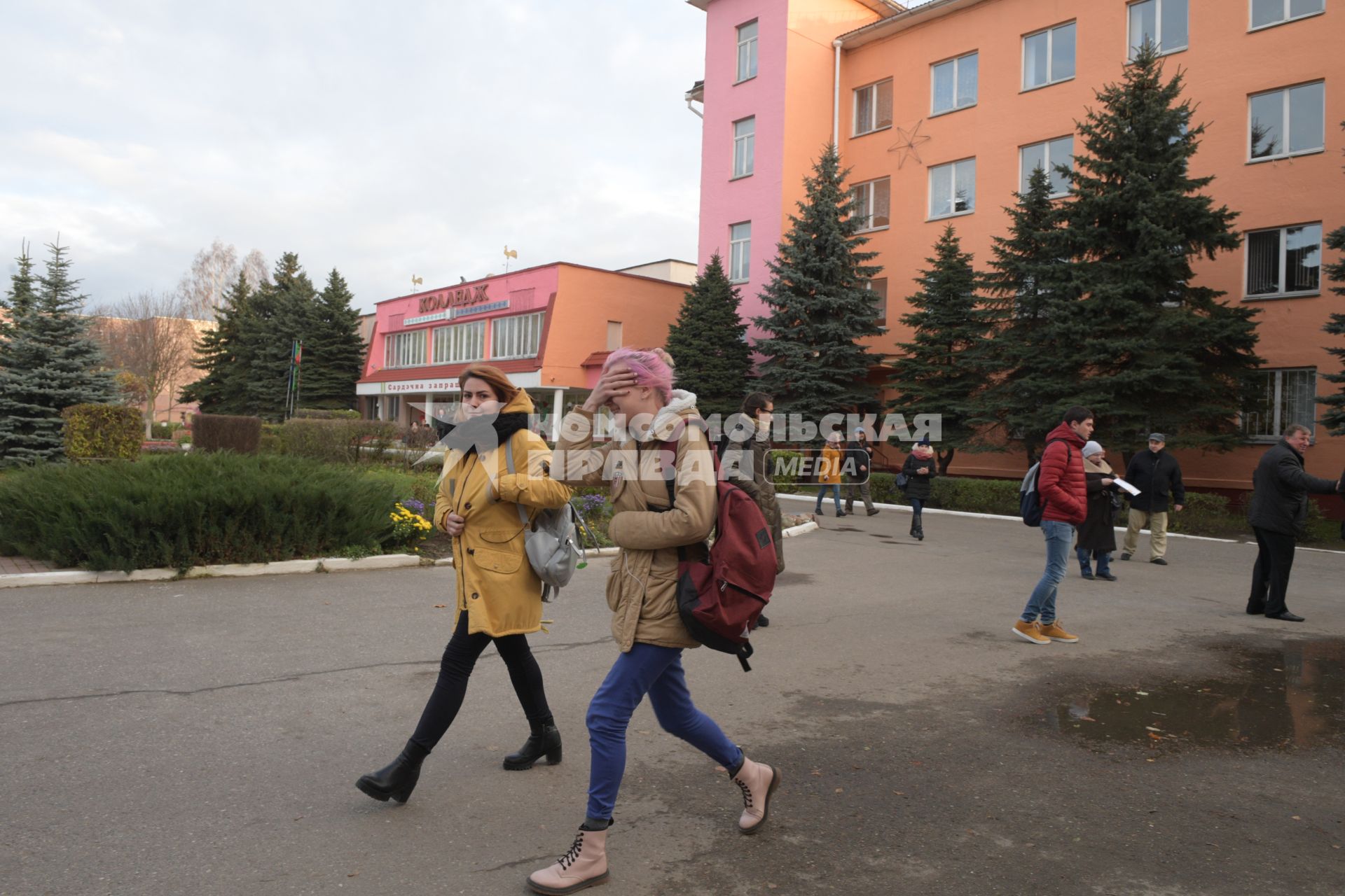 Беларусь, Слуцк.   Студенты колледжа   пищевой и перерабатывающей промышленности.