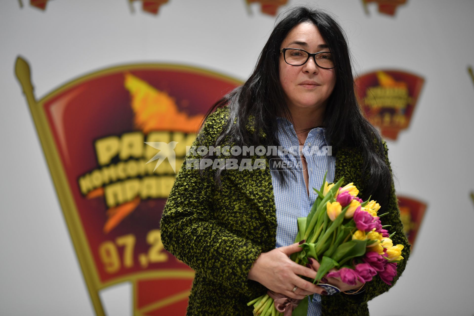 Москва. Певица Лолита Милявская в прямом эфире радио `Комсомольская правда`.