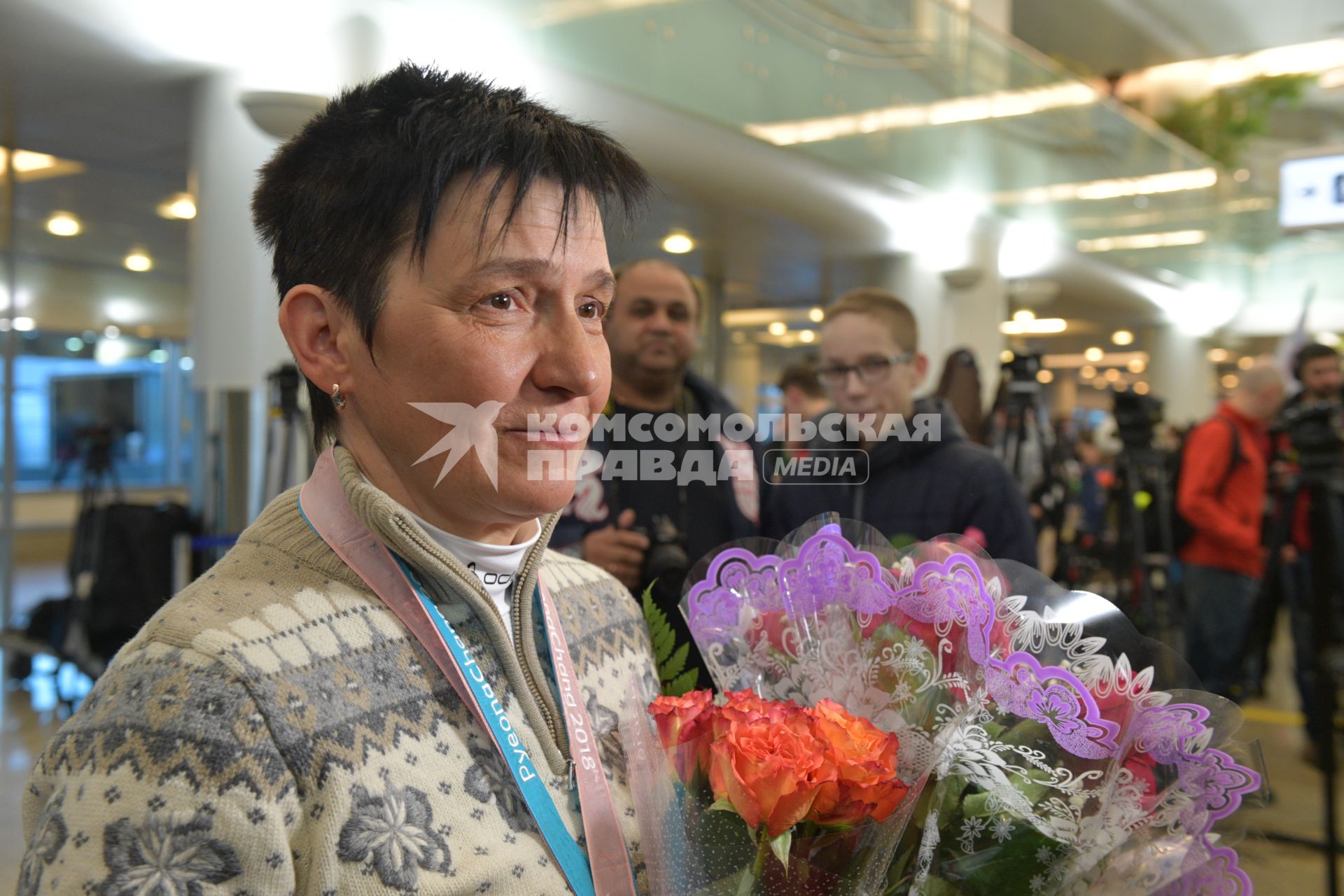 Москва.   Главный  тренер паралимпийской сборной России по лыжным гонкам Ирина Громова на церемонии встречи  российских спортсменов- участников  XI зимних Паралимпийских игр в аэропорту Шереметьево.