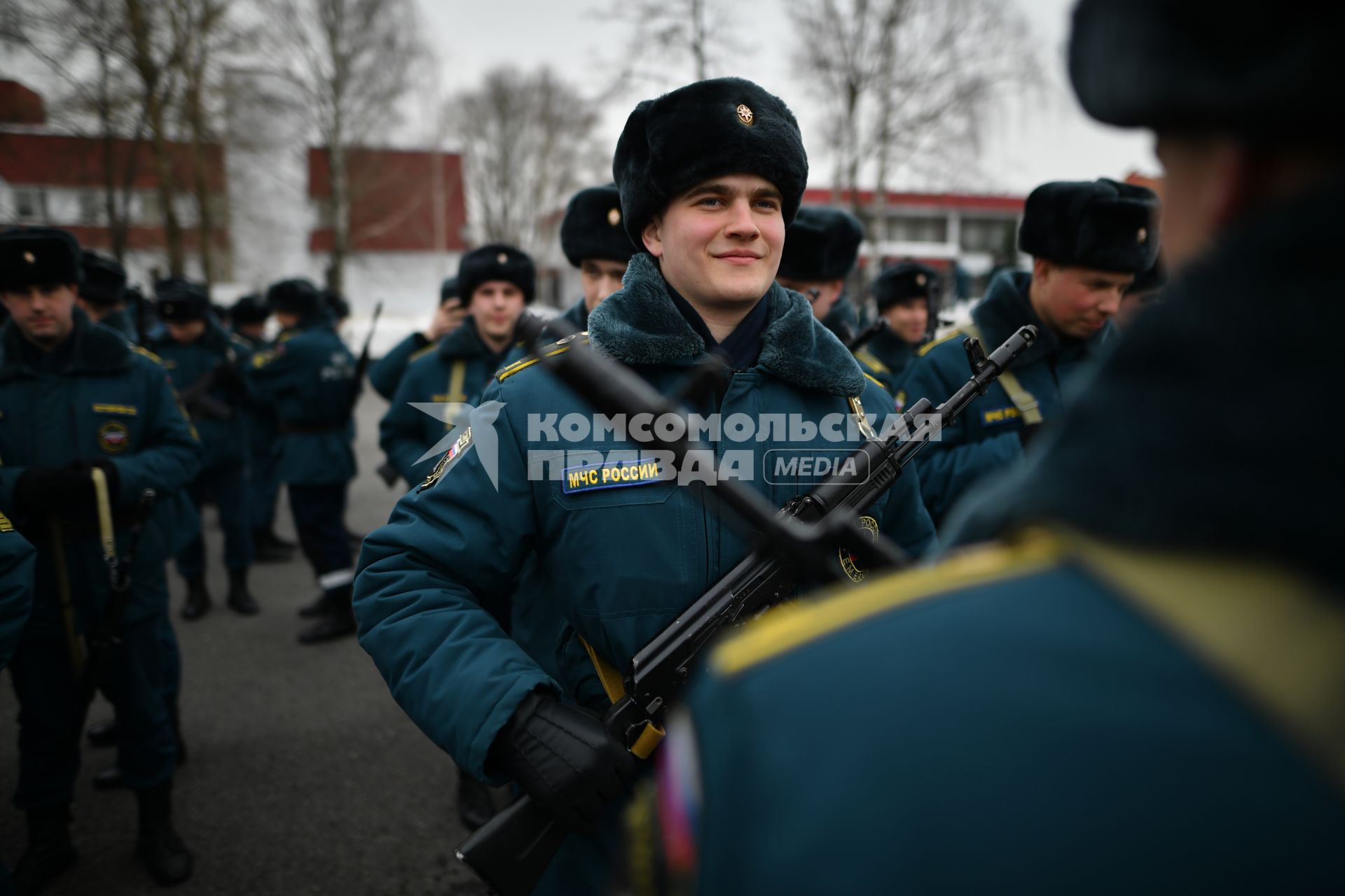 Московская область. Курсанты МЧС во время репетиции к Параду Победы на плацу Академии гражданской защиты МЧС.