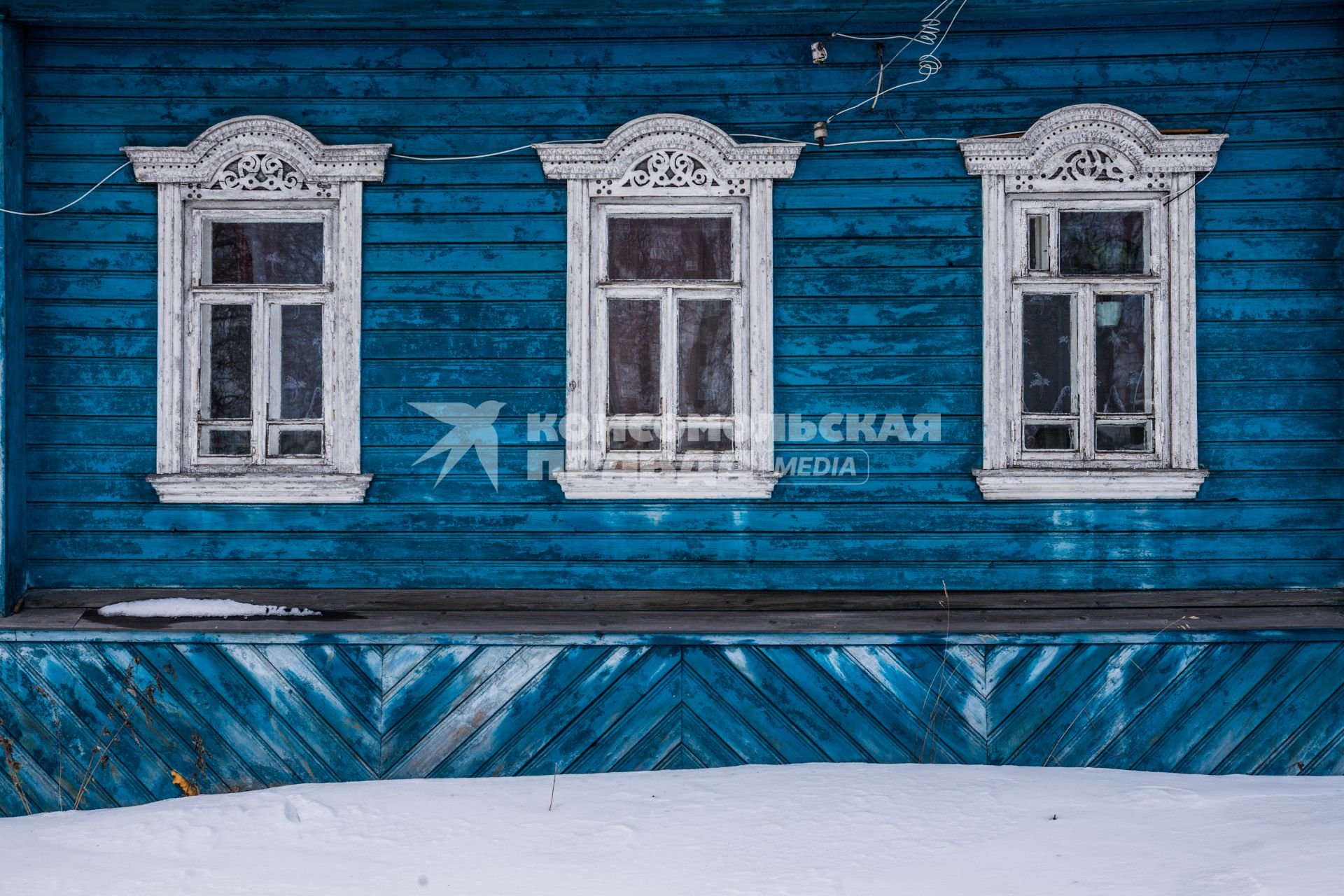 Юрьевец.  Дом  со старинными русскими  резными наличниками.