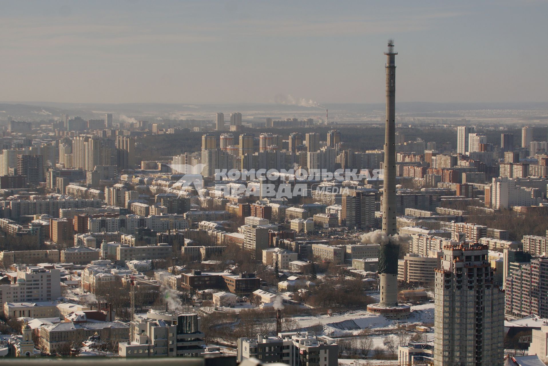 Екатеринбург. Снос недостроенной телебашни. На этом месте компания УГМК планирует построить ледовую арену