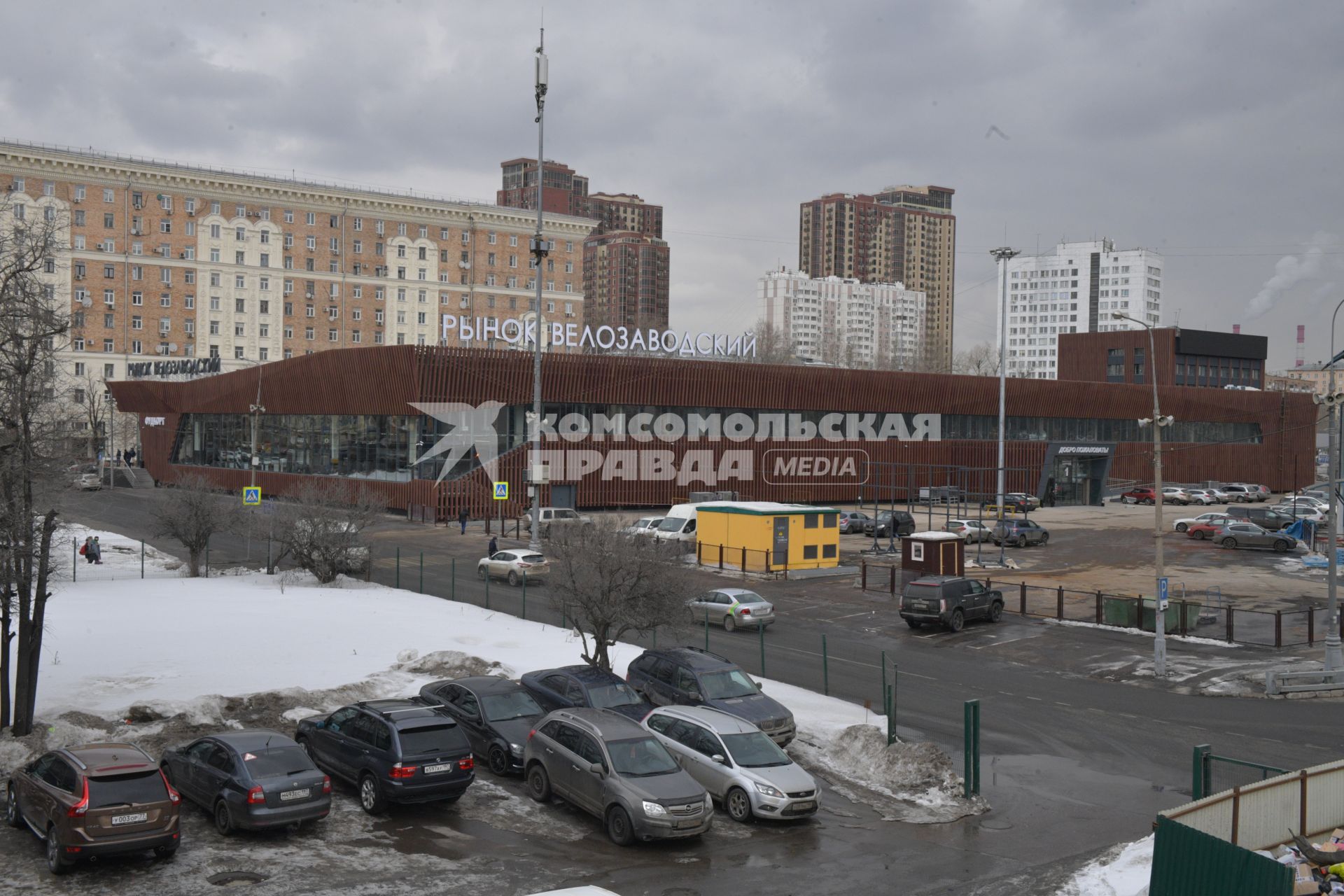 Москва.  Вид на Велозаводский рынок.