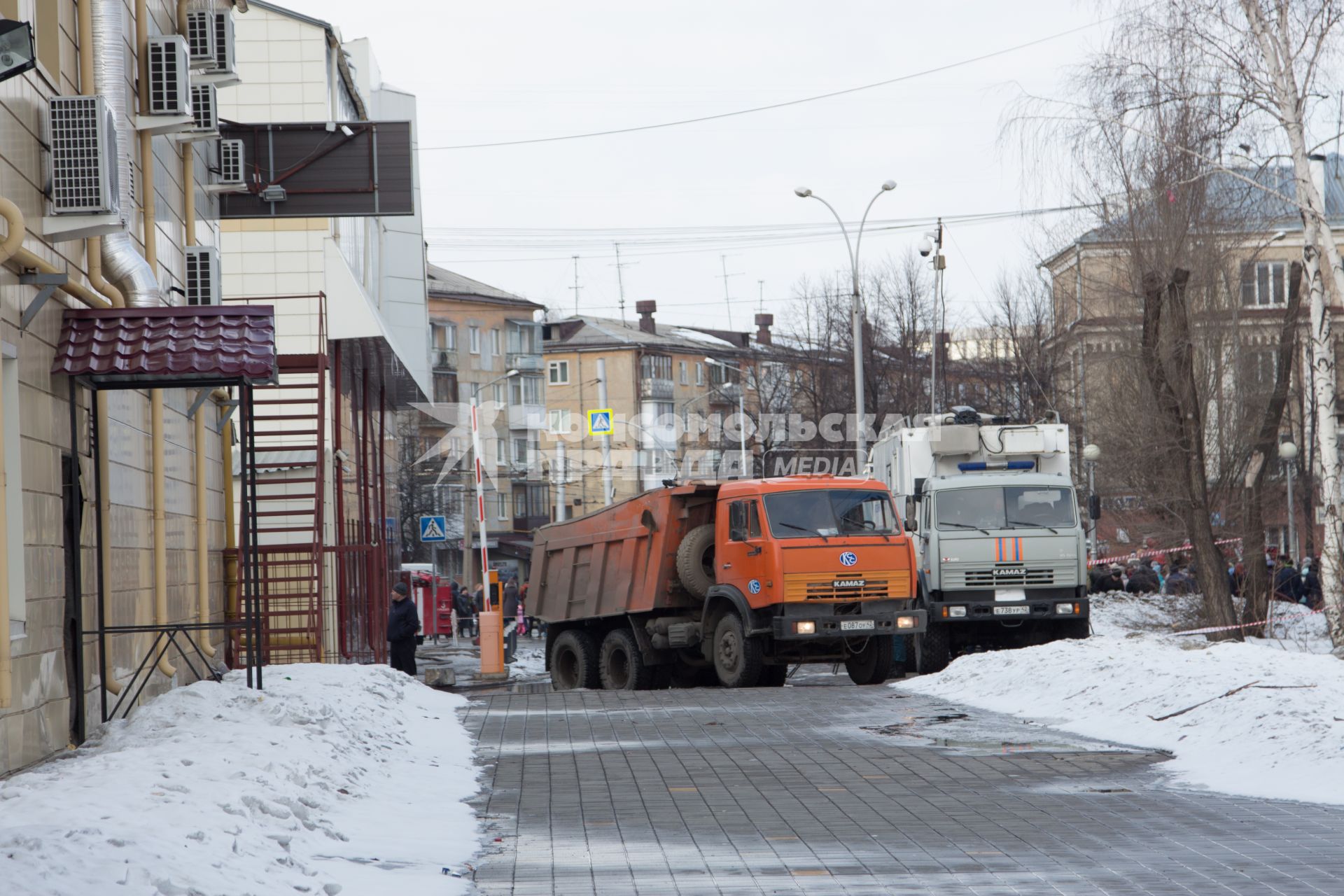 Кемерово. Ликвидации последствий пожара в ТЦ `Зимняя вишня`.