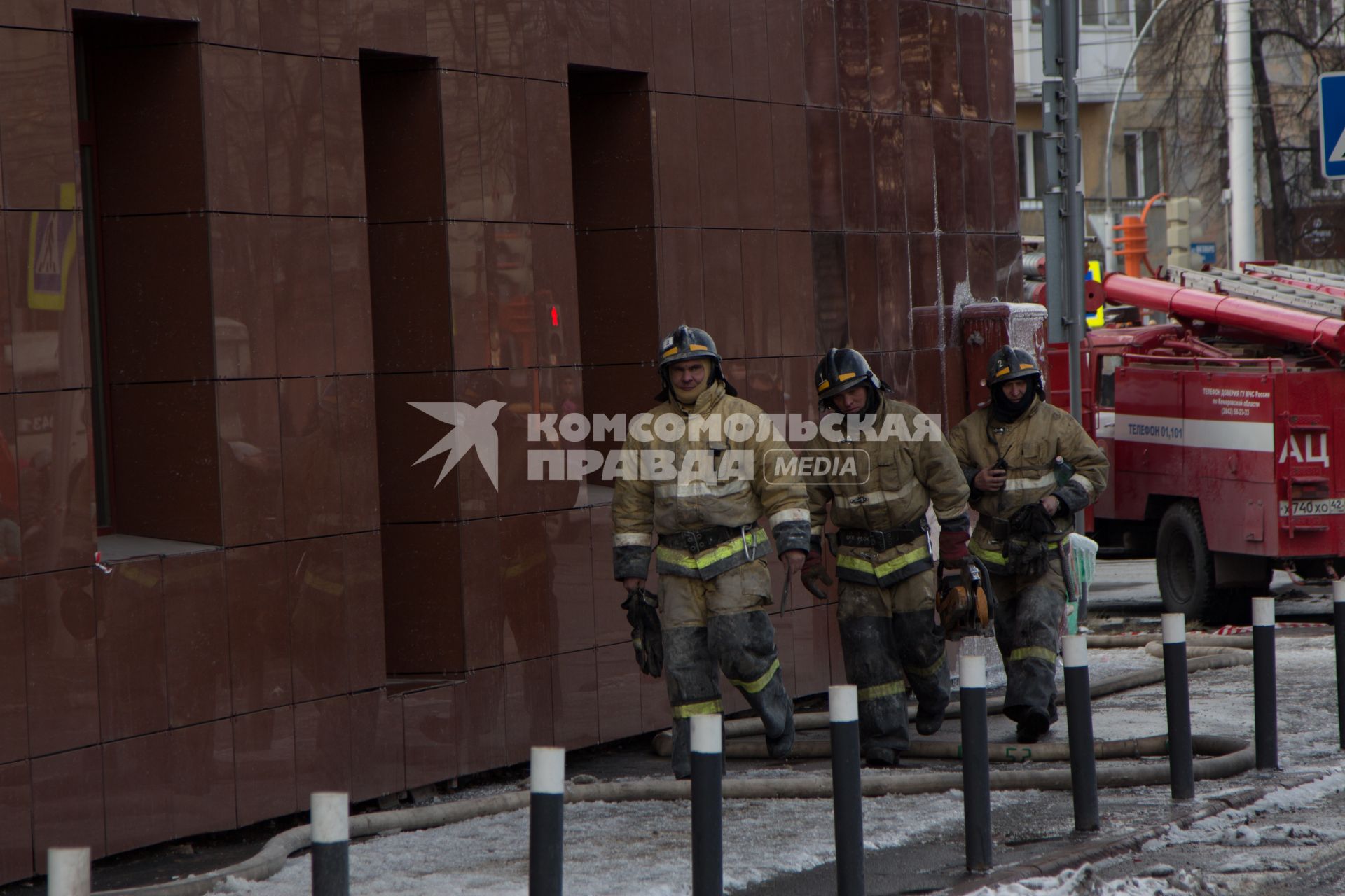 Кемерово. Ликвидации последствий пожара в ТЦ `Зимняя вишня`.