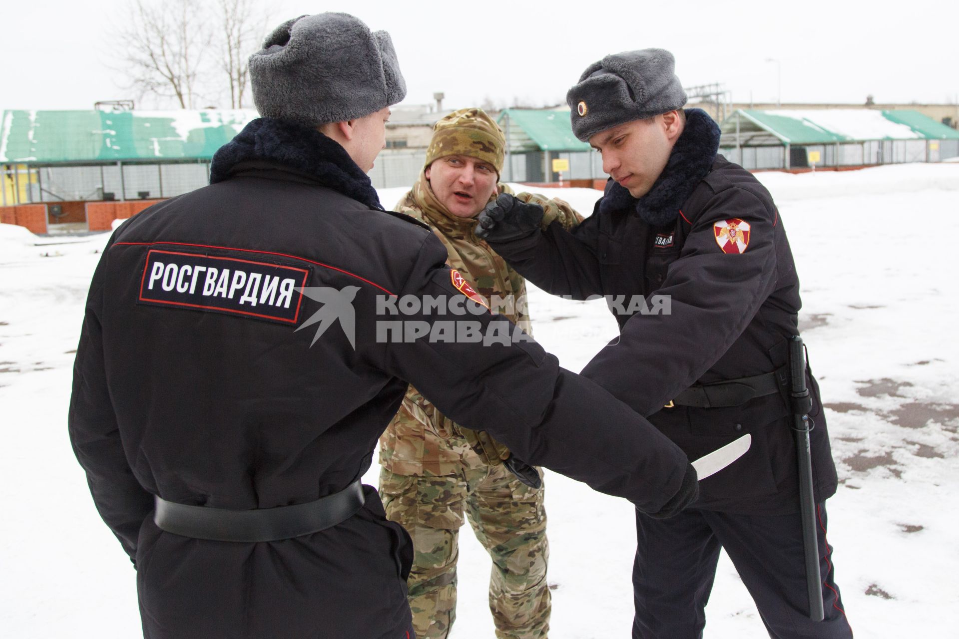 Санкт-Петербург.  Бойцы Росгвардии  во время тренировки  на учебно тренировочной базе.