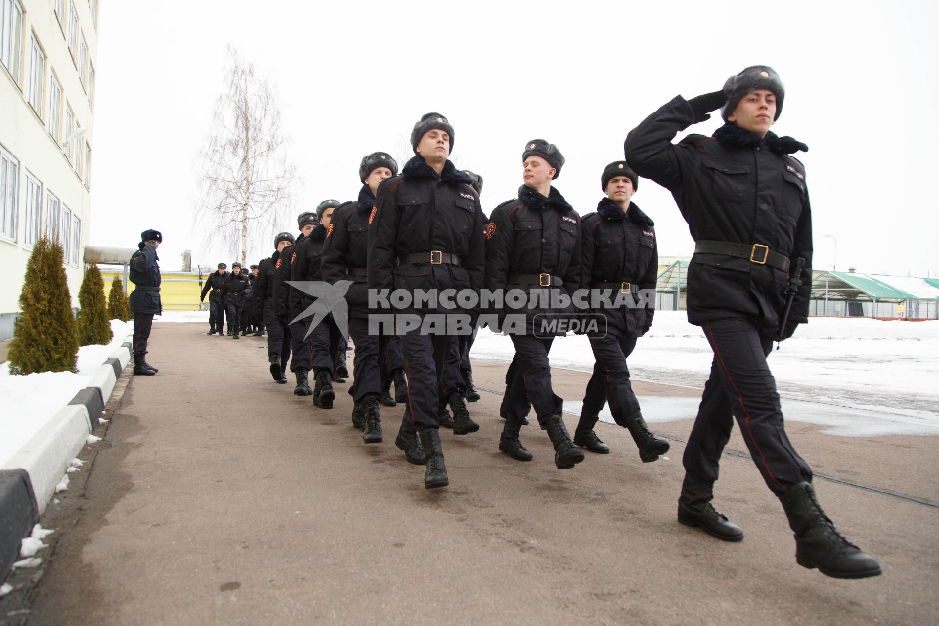 Санкт-Петербург.  Бойцы Росгвардии   на учебно тренировочной базе.