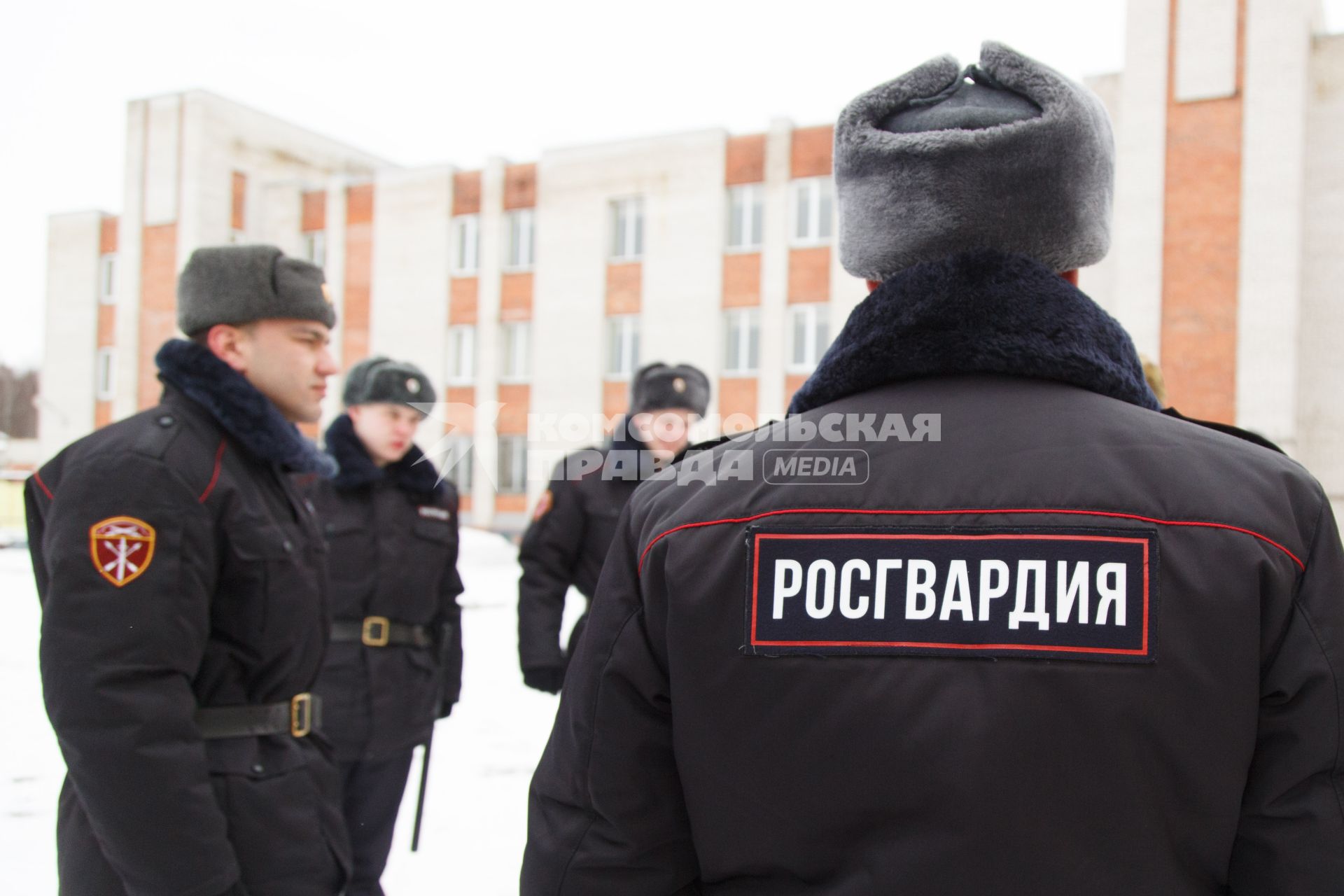 Санкт-Петербург.  Бойцы Росгвардии   на учебно тренировочной базе.