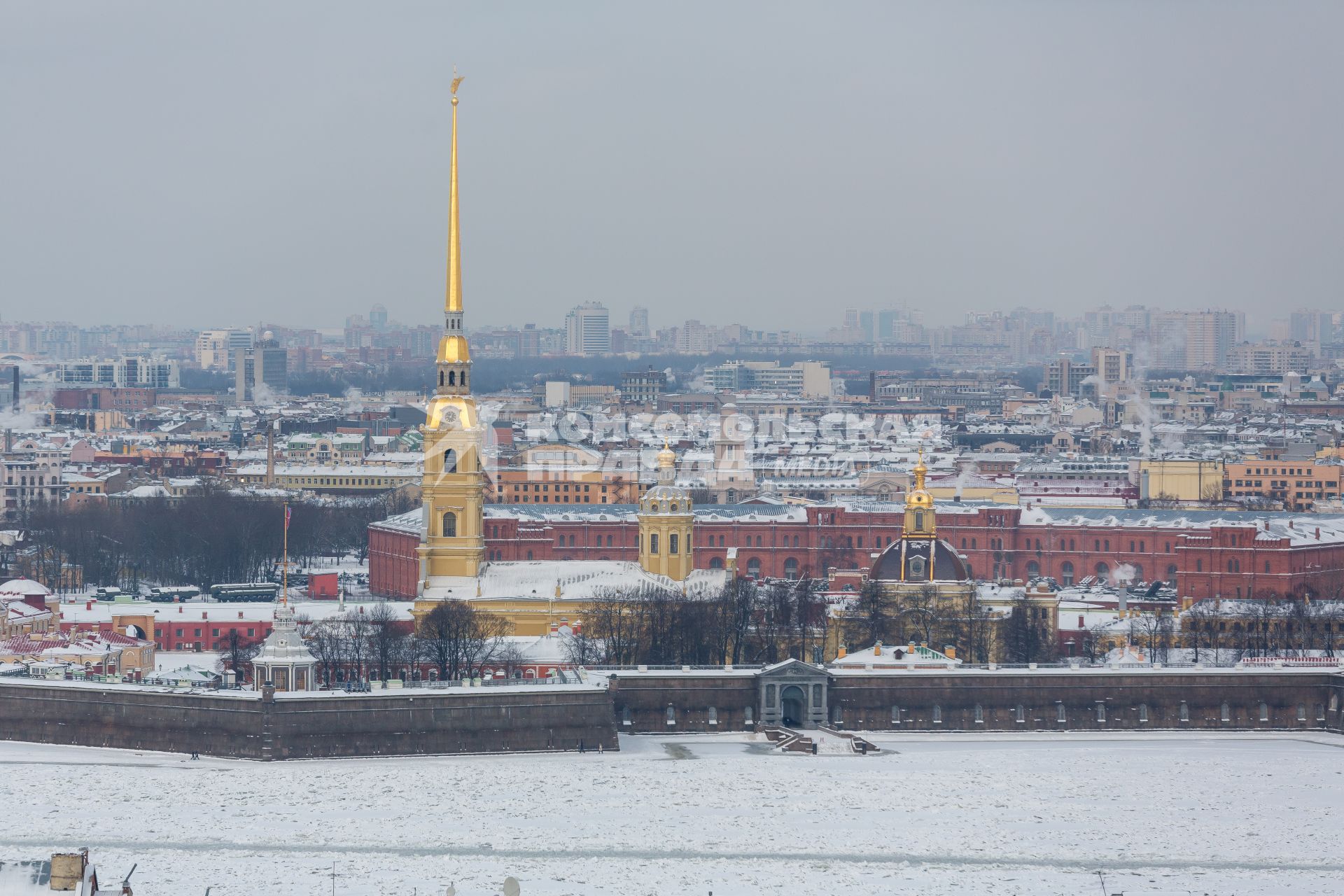 24.01.18 Санкт-Петербург.   Вид на город  на Петропавловскую крепость.