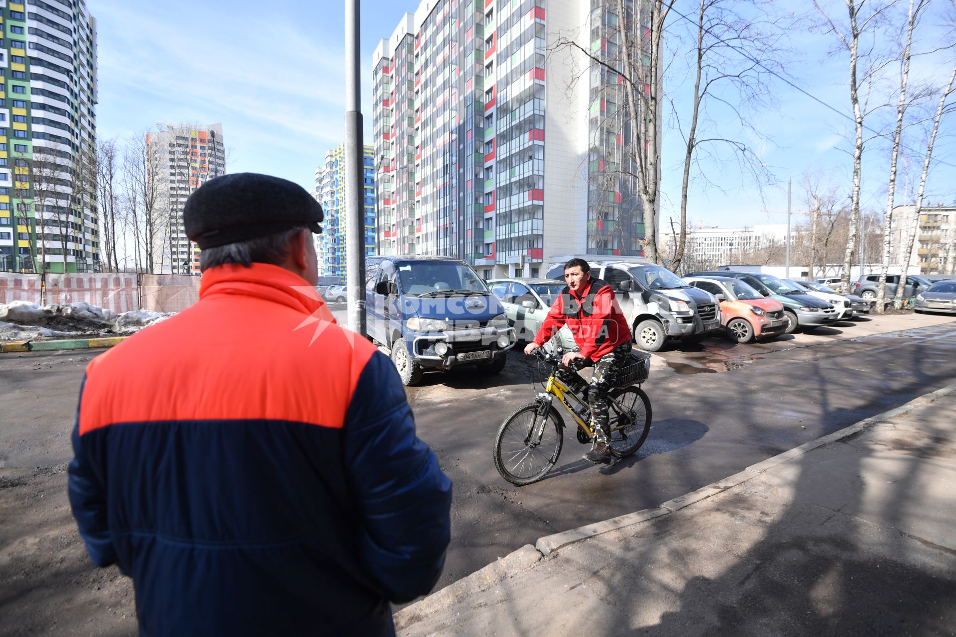 Москва. Вид на дома ,  построенные  в рамках программы реновации на бульваре Рокоссовского.