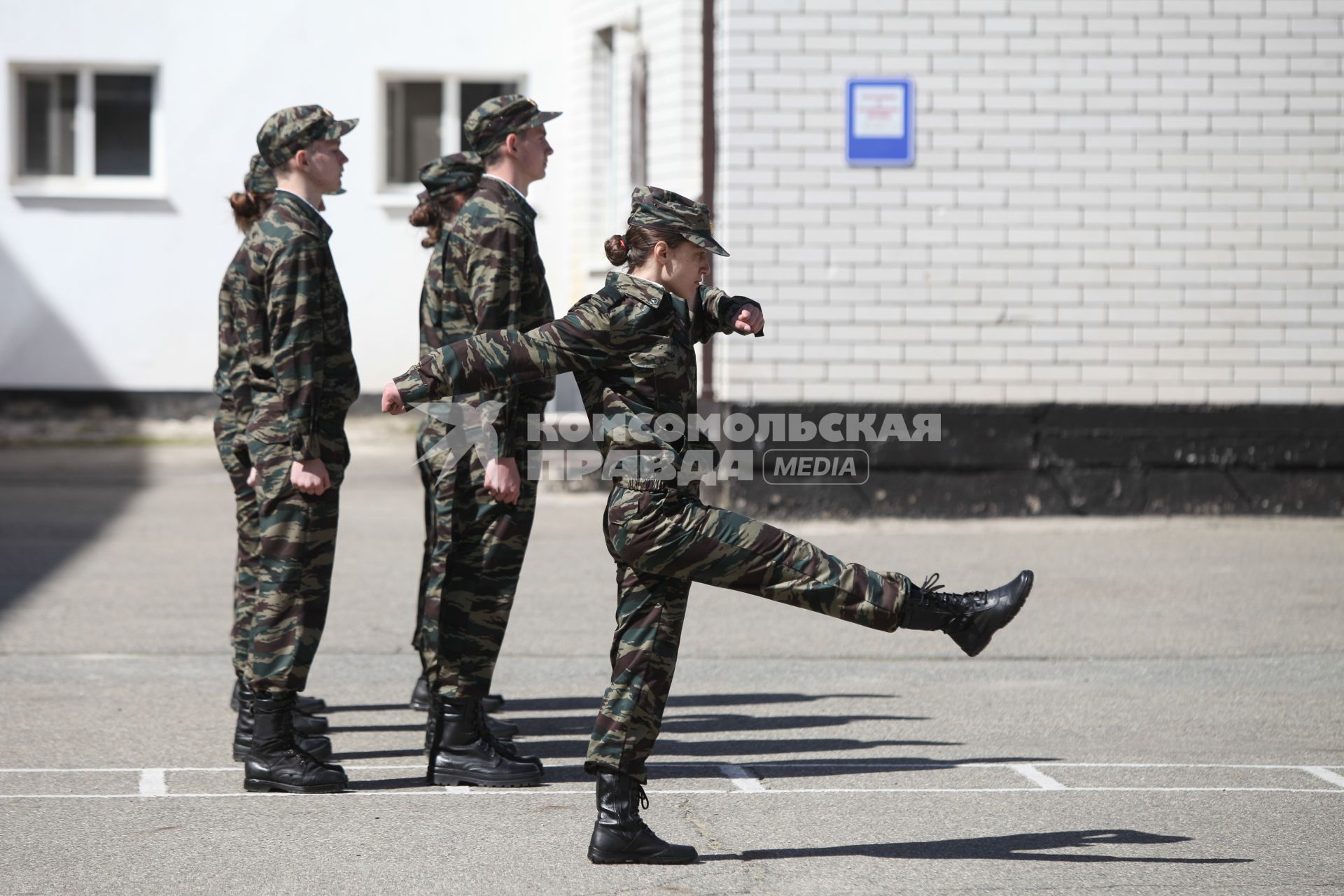 Ставрополь. Смотр  строевой подготовки отрядов  юнармейцев.