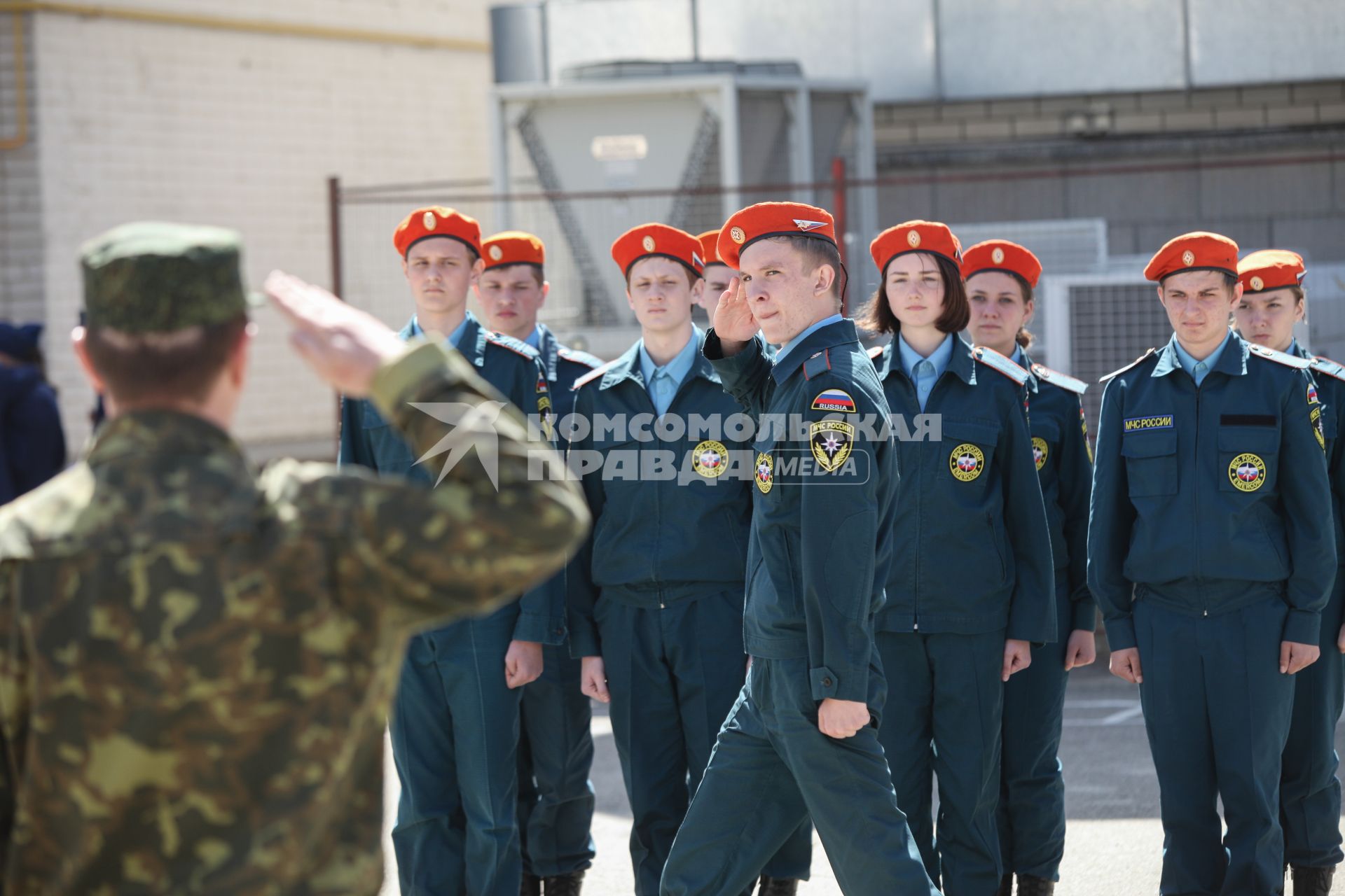 Ставрополь. Смотр  строевой подготовки отрядов  юнармейцев.