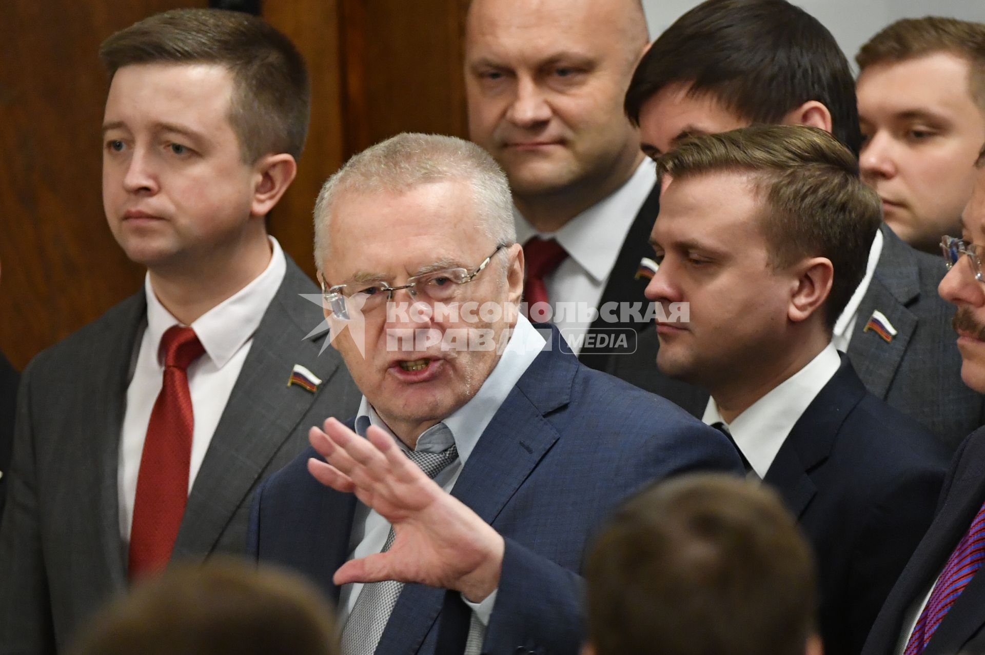 Москва.  Лидер ЛДПР Владимир Жириновский (в центре) на пленарном заседании Государственной думы РФ.