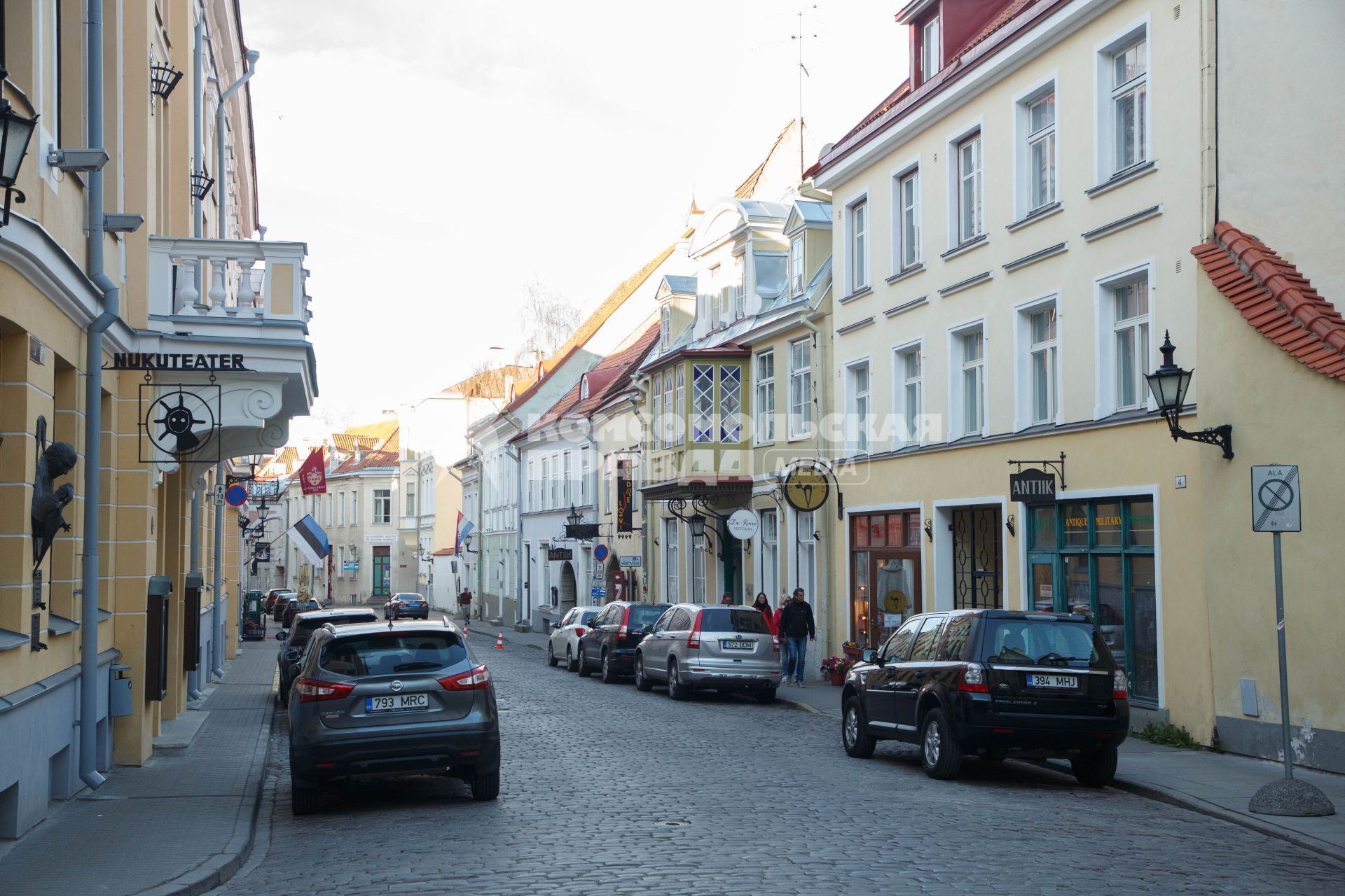 Таллин.  Улица в Старом городе.