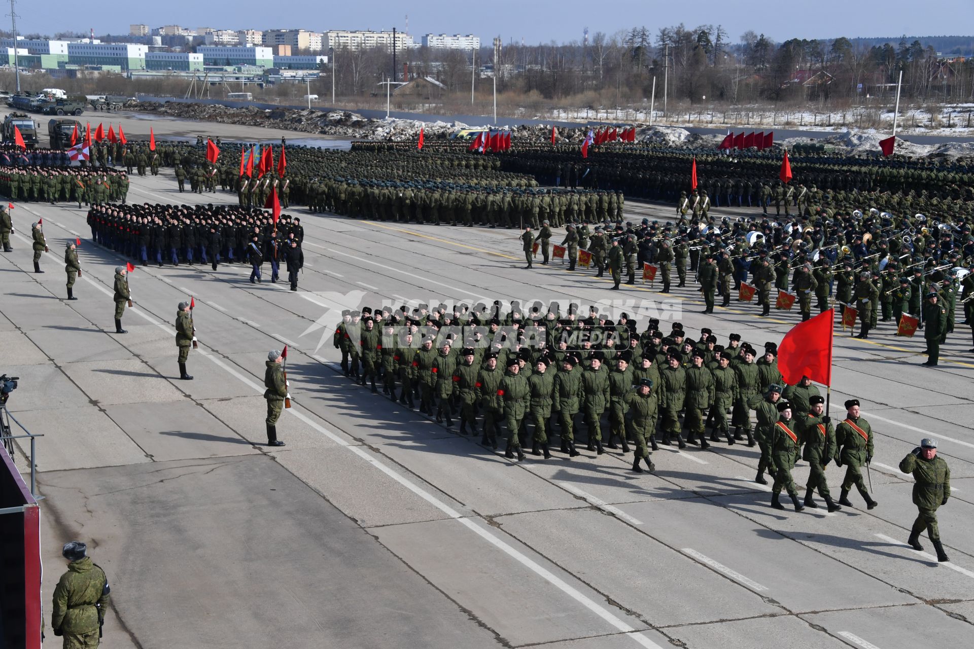 Московская область, Алабино. Военнослужащие на репетиции военного парада, посвященного 73-й годовщине Победы в Великой Отечественной войне.