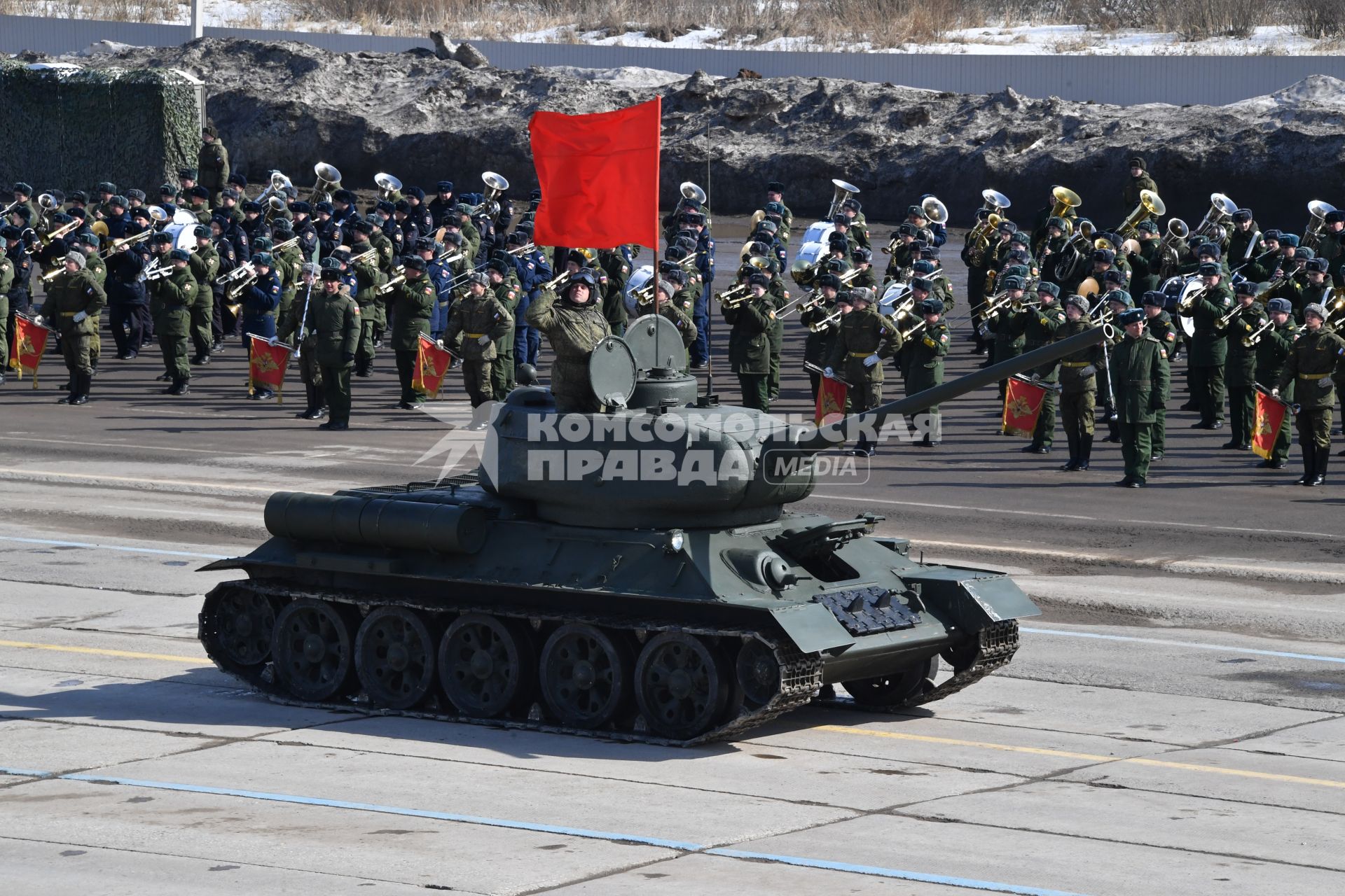 Московская область, Алабино. Танк Т-34-85 на репетиции военного парада, посвященного 73-й годовщине Победы в Великой Отечественной войне.