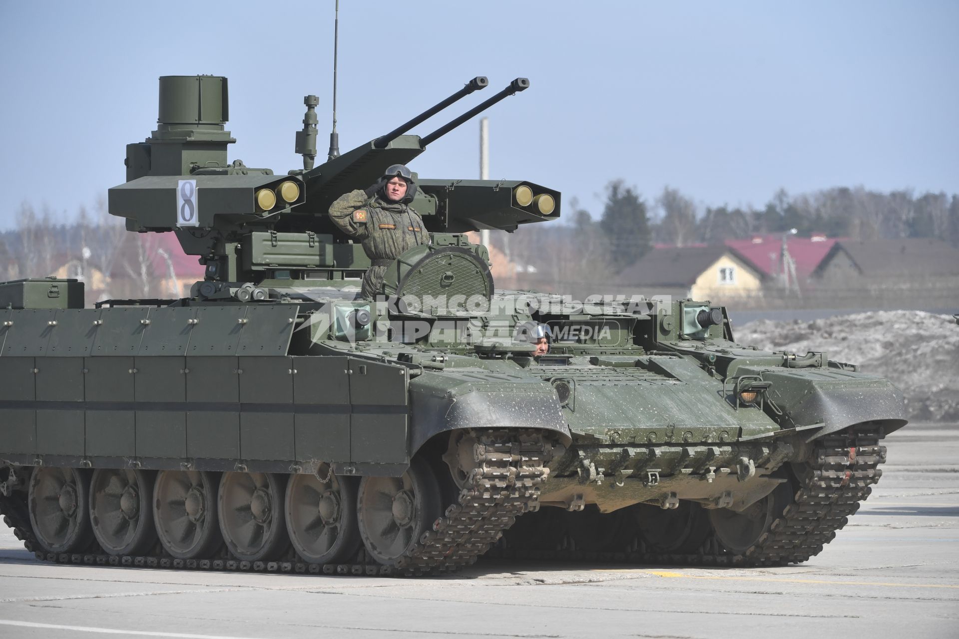 Московская область, Алабино. Боевая машина поддержки танков БМПТ-72 `Терминатор-2` на репетиции военного парада, посвященного 73-й годовщине Победы в Великой Отечественной войне.