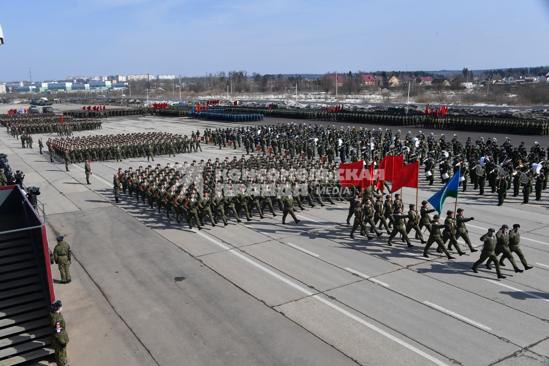 Московская область, Алабино. Военнослужащие на репетиции военного парада, посвященного 73-й годовщине Победы в Великой Отечественной войне.