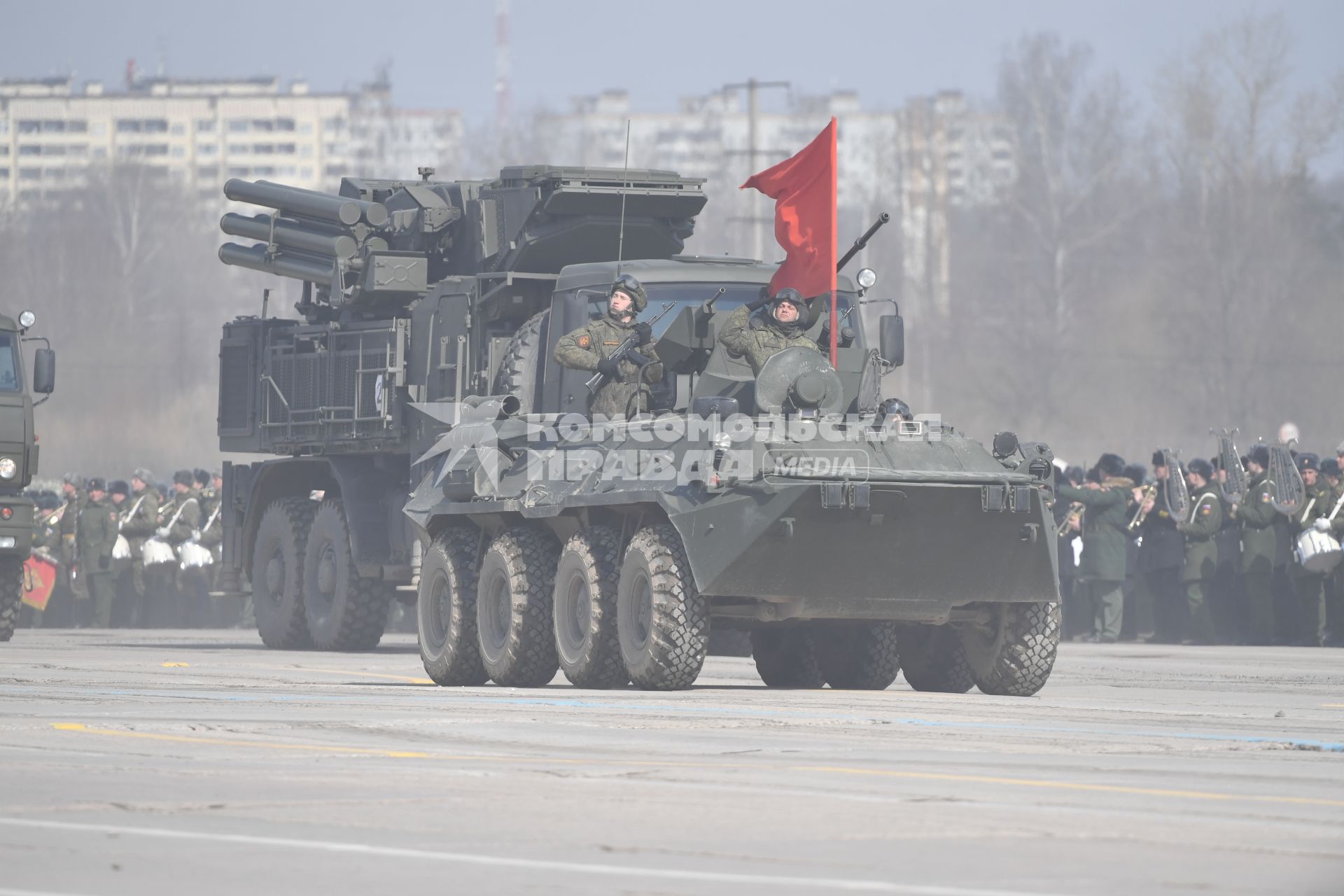 Московская область, Алабино.  Бронетранспортер БТР-82А на репетиции военного парада, посвященного 73-й годовщине Победы в Великой Отечественной войне.