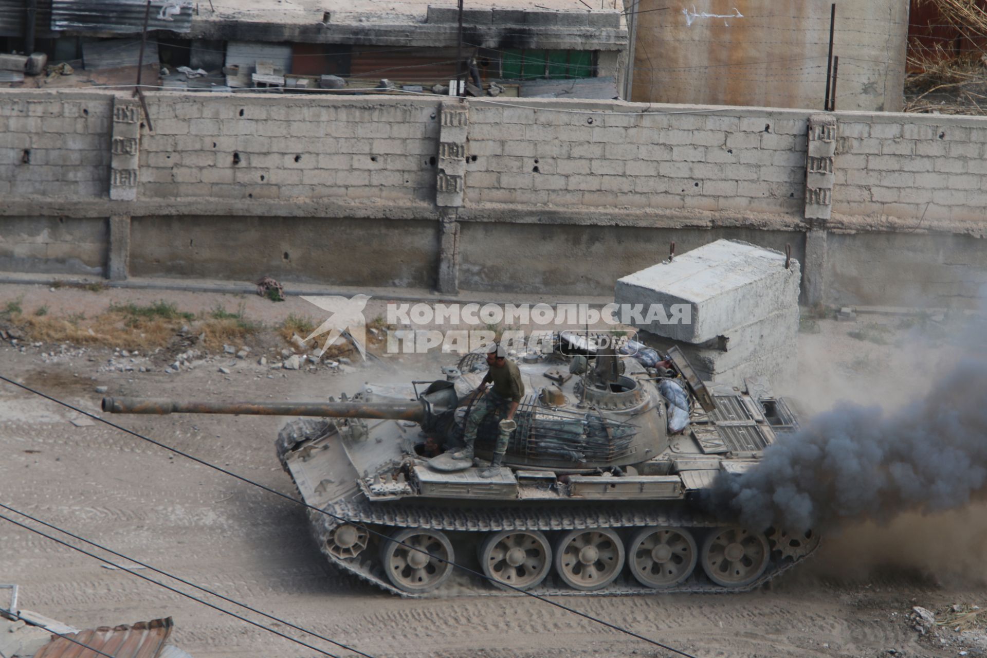 Сирия. Танк Т-55 сирийской армии в южном пригороде Дамаска Ярмук.