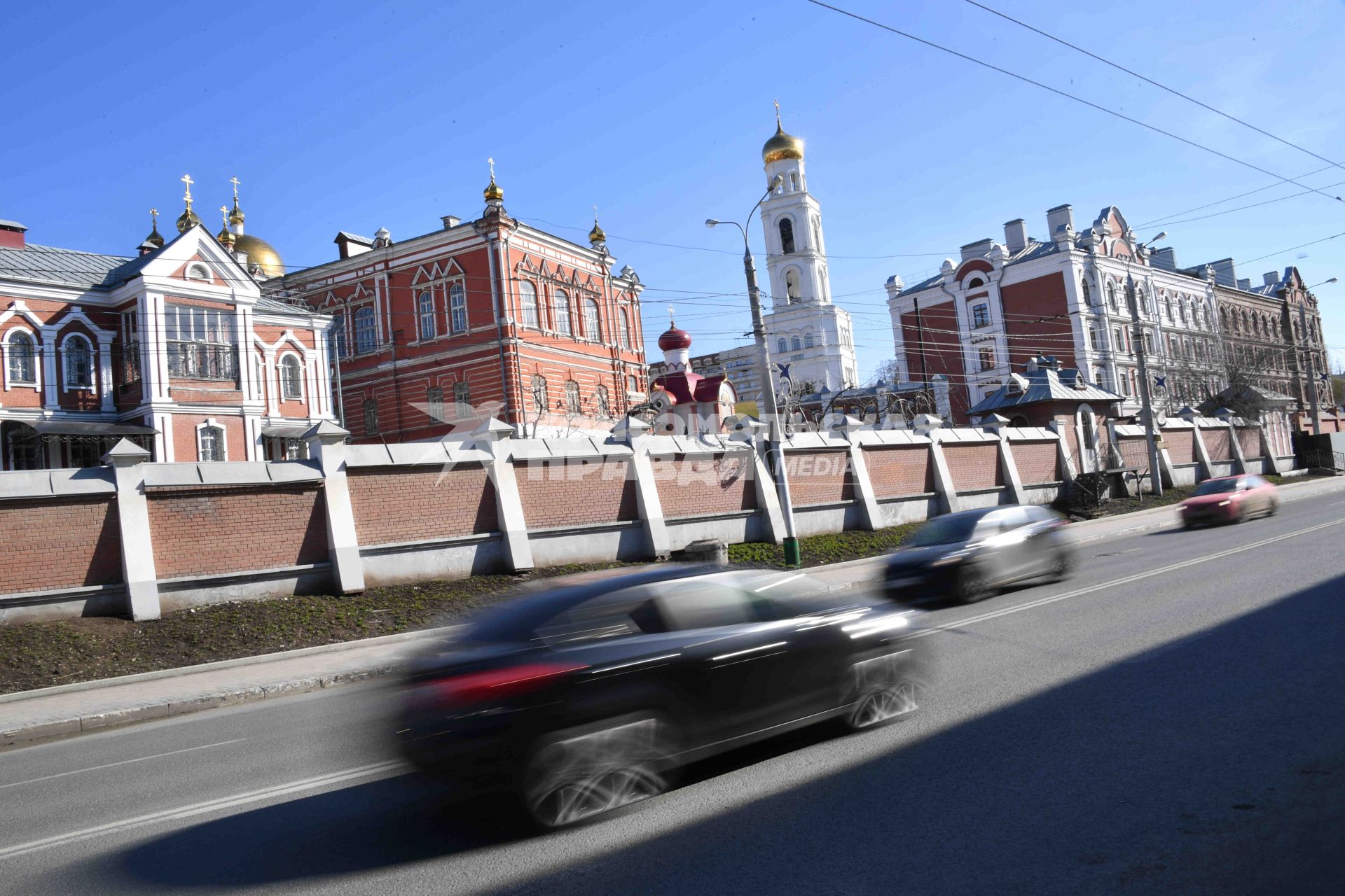 Самара. Вид на Иверский женский монастырь.